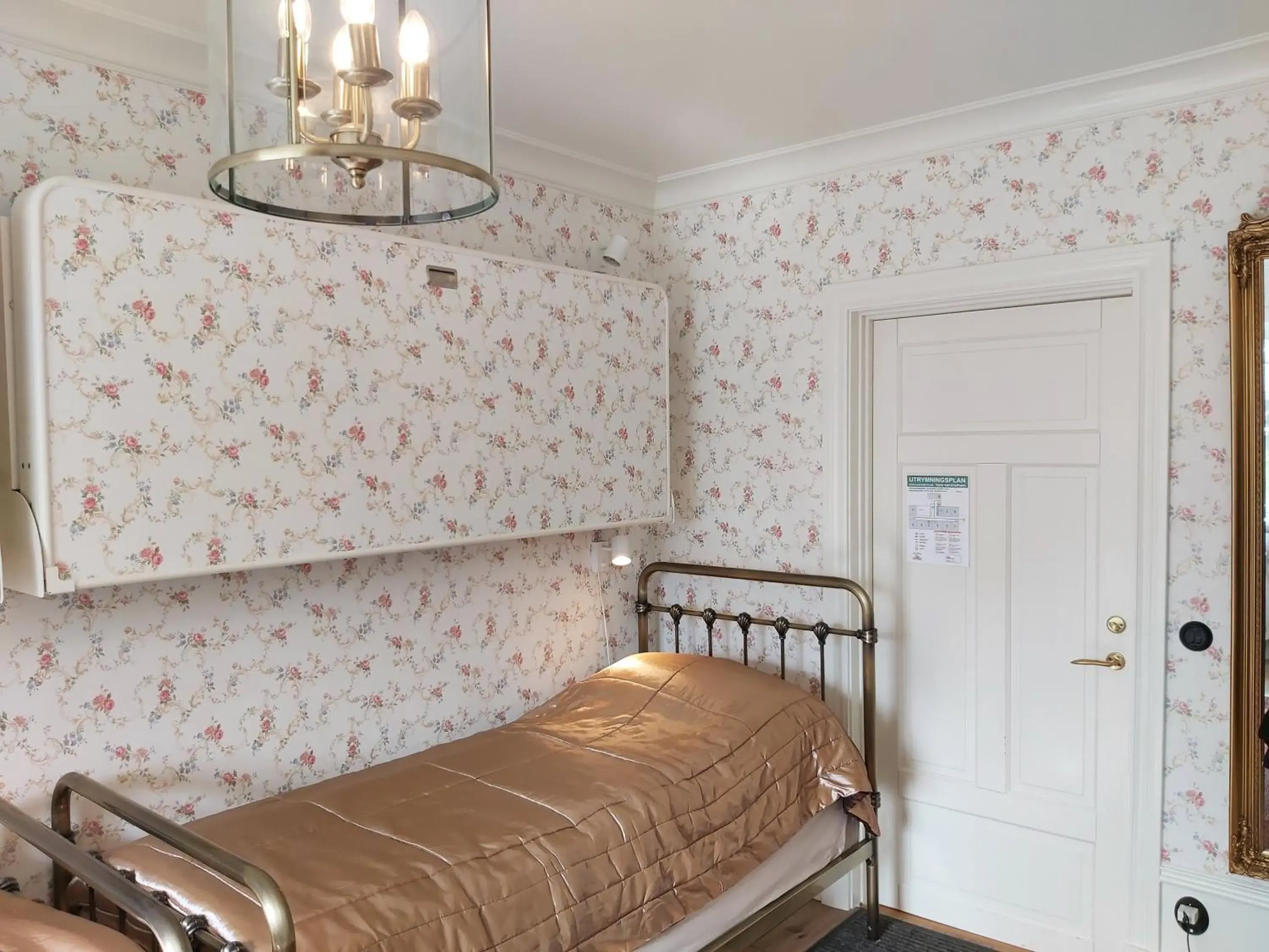 Family Room with Private Bathroom in Anna´s Bed & Kitchen Family Room with Private Bathroom in Anna´s Bed & Kitchen