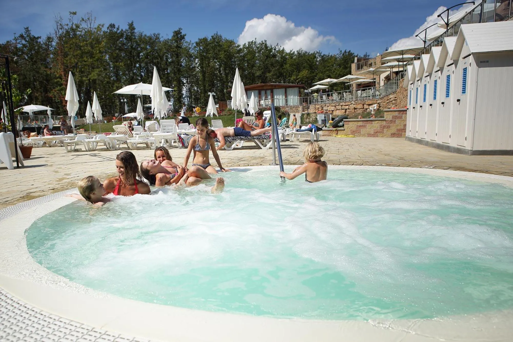 Hot Tub in Chianti Glamping Resort