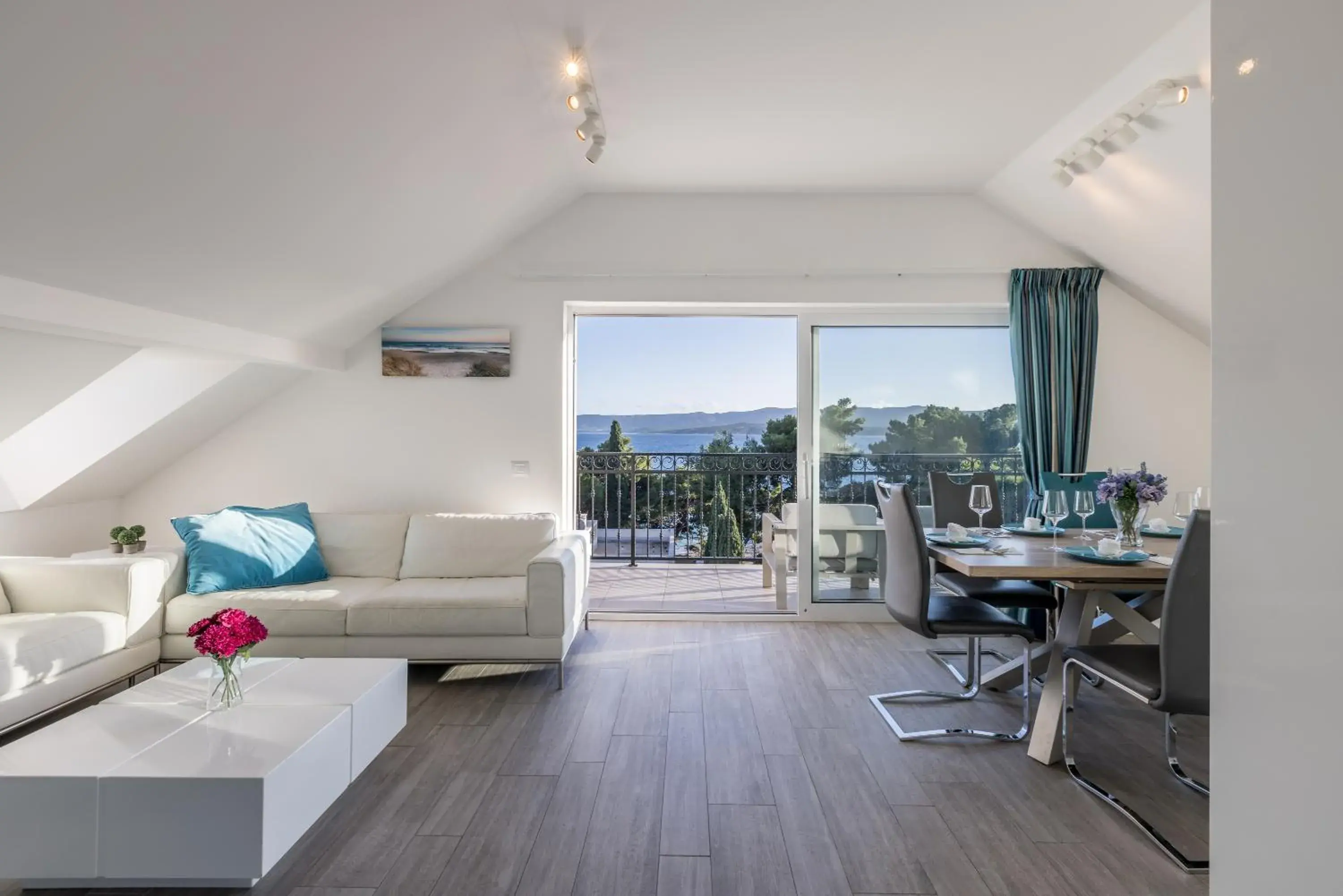 Penthouse Apartment with Sea View in Villa Mediterranea Penthouse Apartment with Sea View in Villa Mediterranea