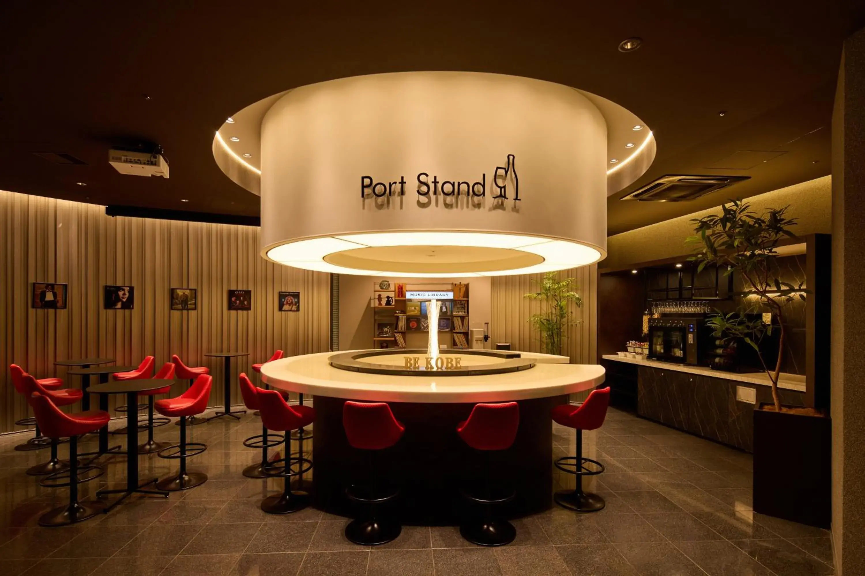 Lounge or bar in Kobe Motomachi Tokyu REI Hotel Lounge or bar in Kobe Motomachi Tokyu REI Hotel