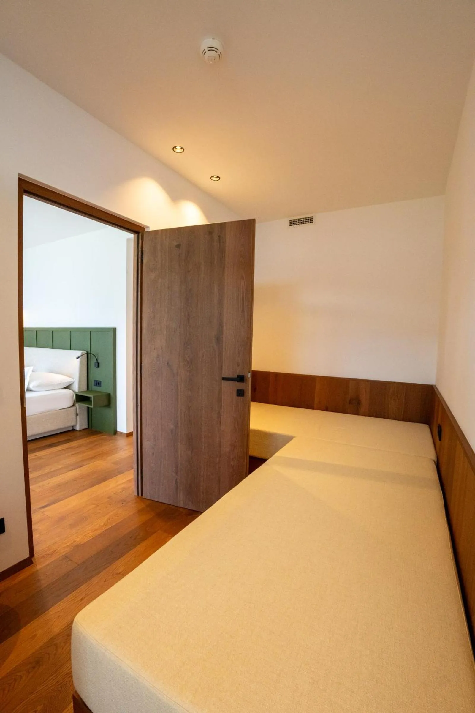 children, Bed in Hotel Tenz