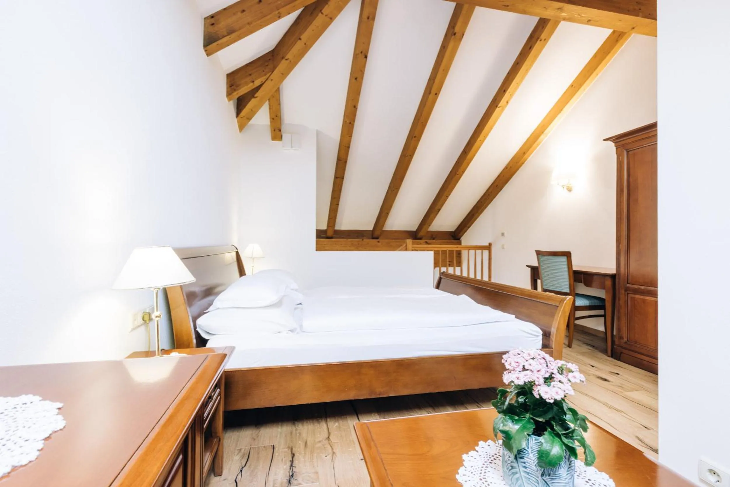 Bed in Hotel Tenz