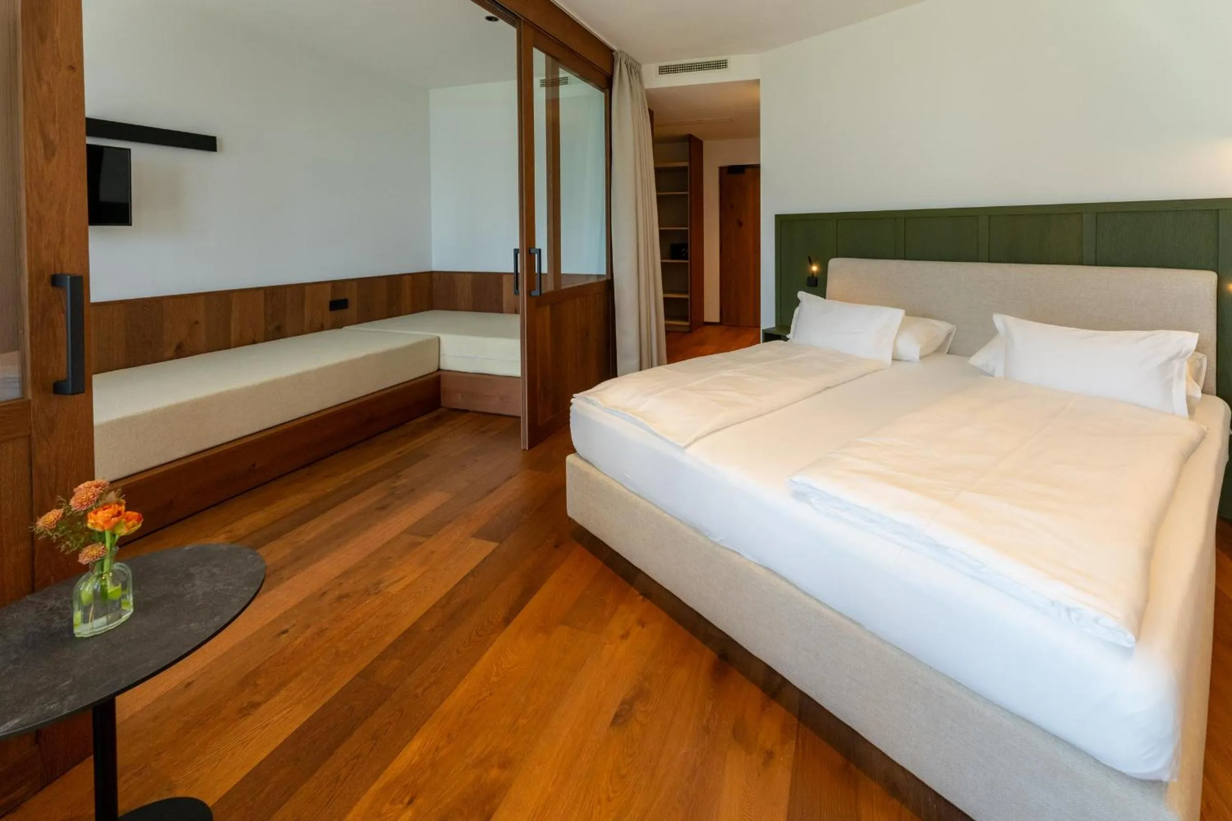 Bed in Hotel Tenz