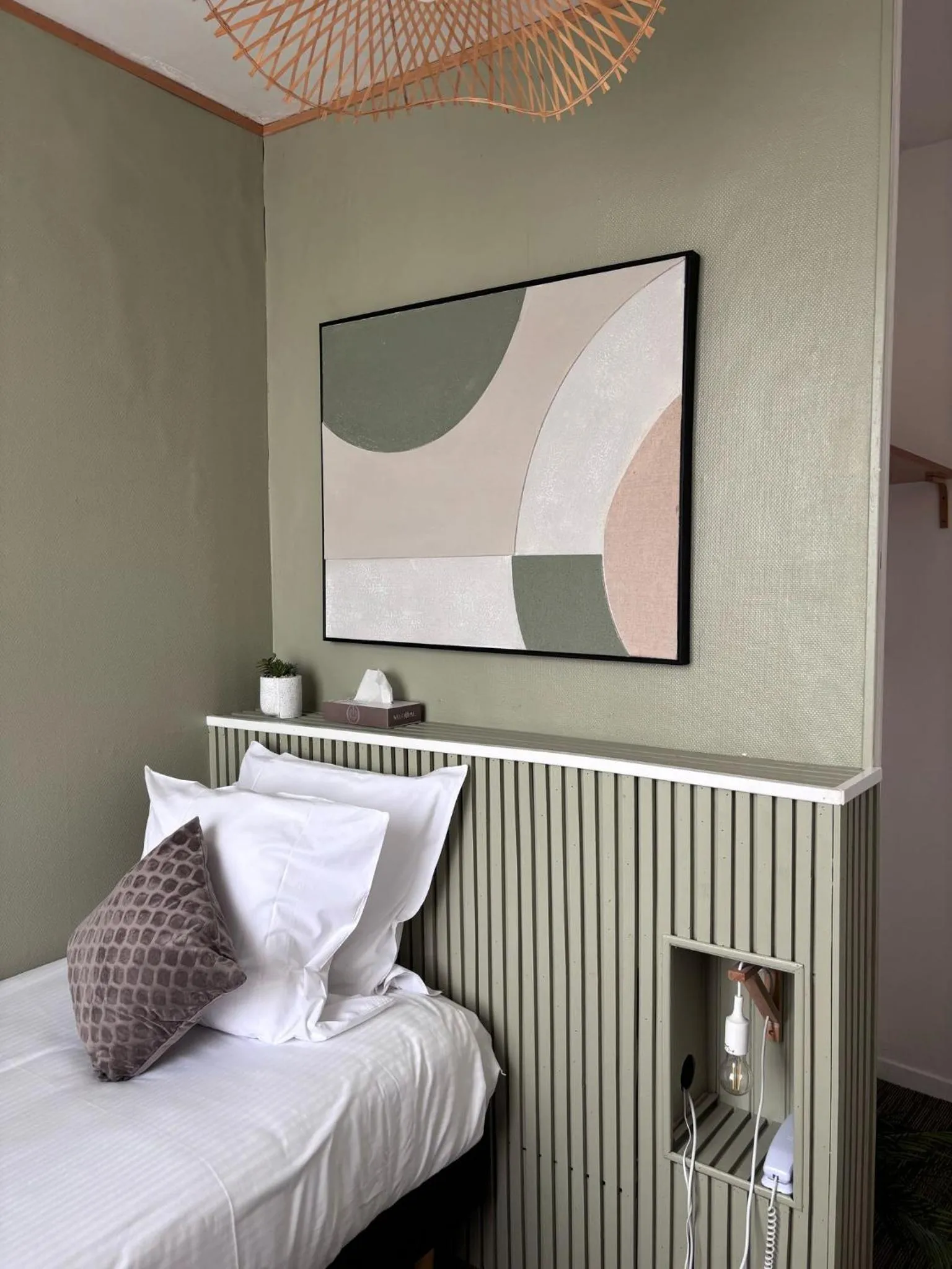 Photo of the whole room, Bed in Hôtel Le Lion D'or