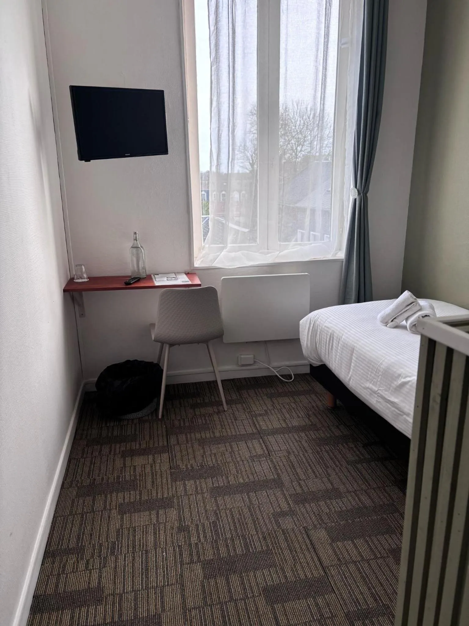 TV and multimedia, Bed in Hôtel Le Lion D'or