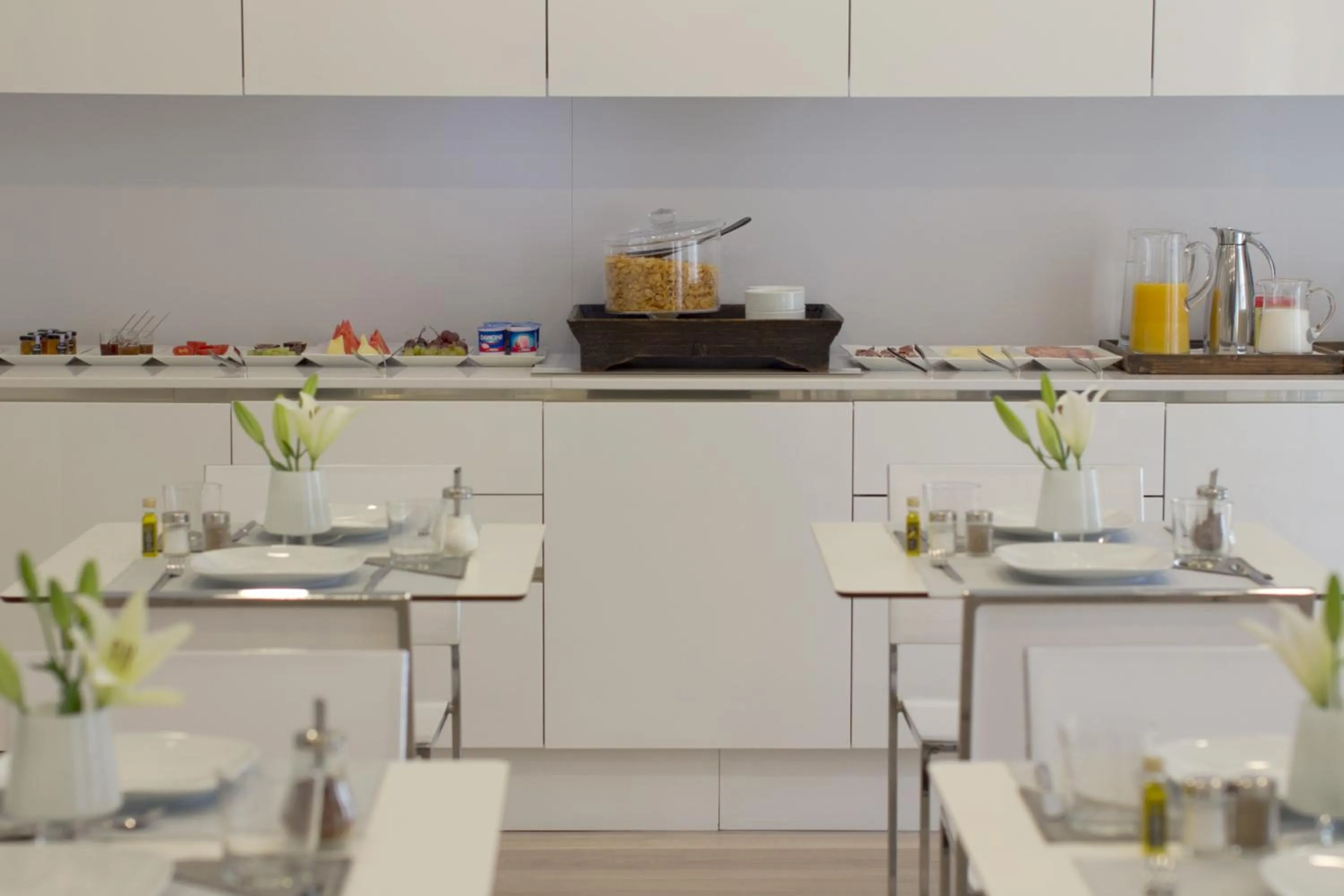 Restaurant/places to eat in The 8 Boutique B&B