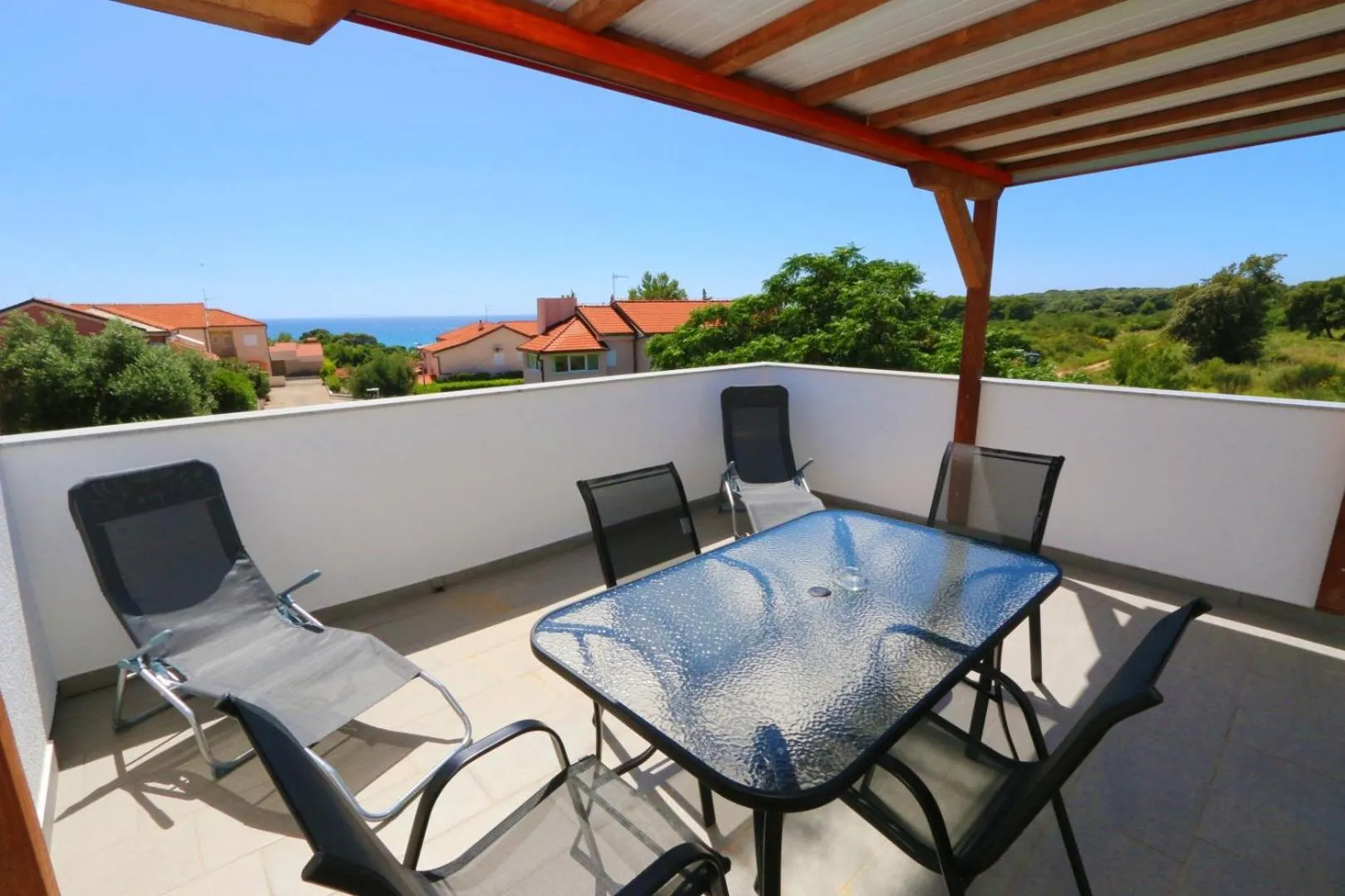 Quadruple Room with Terrace in Pansion Comfort Sidro