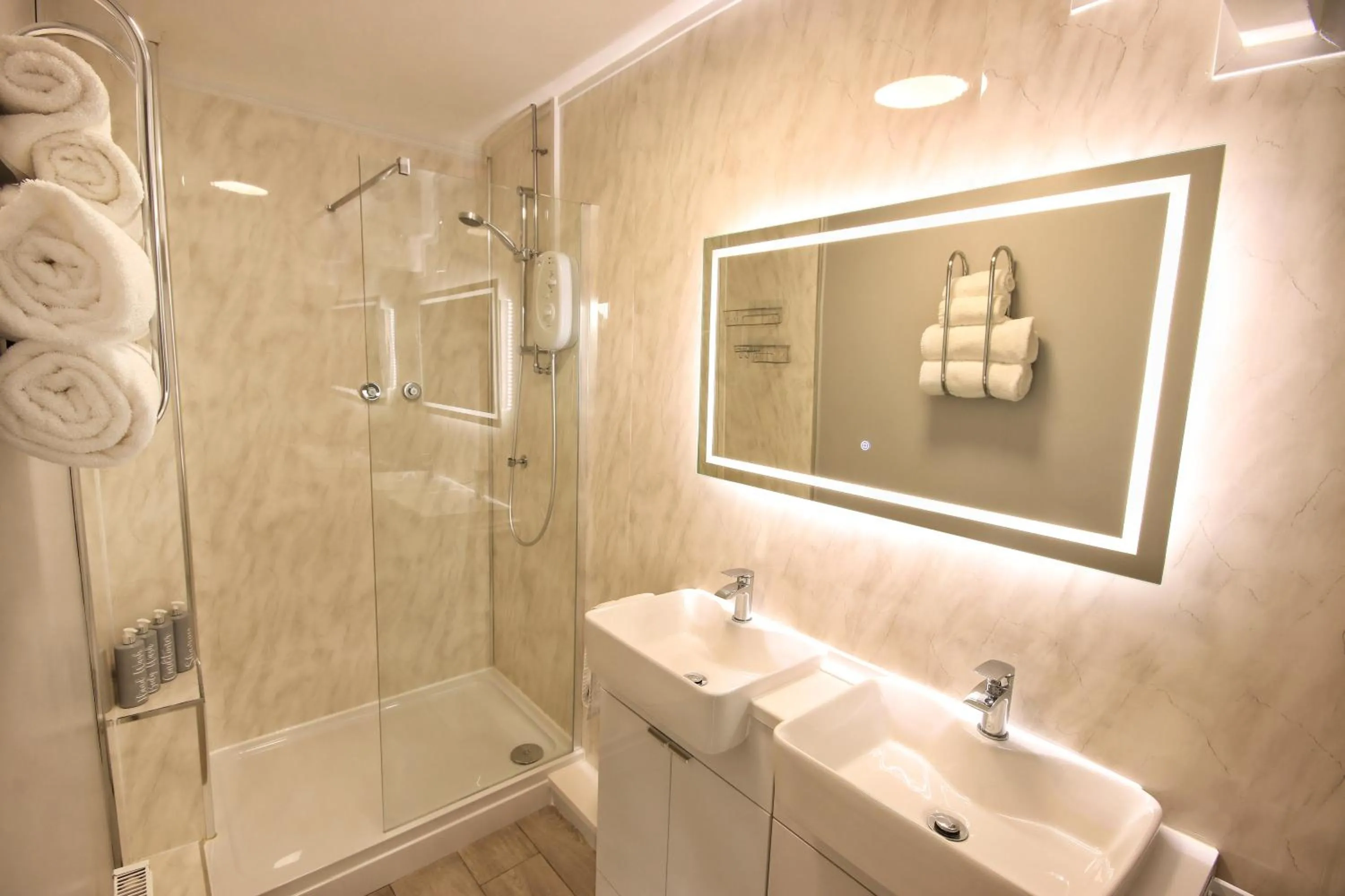 Shower in Two Beaches