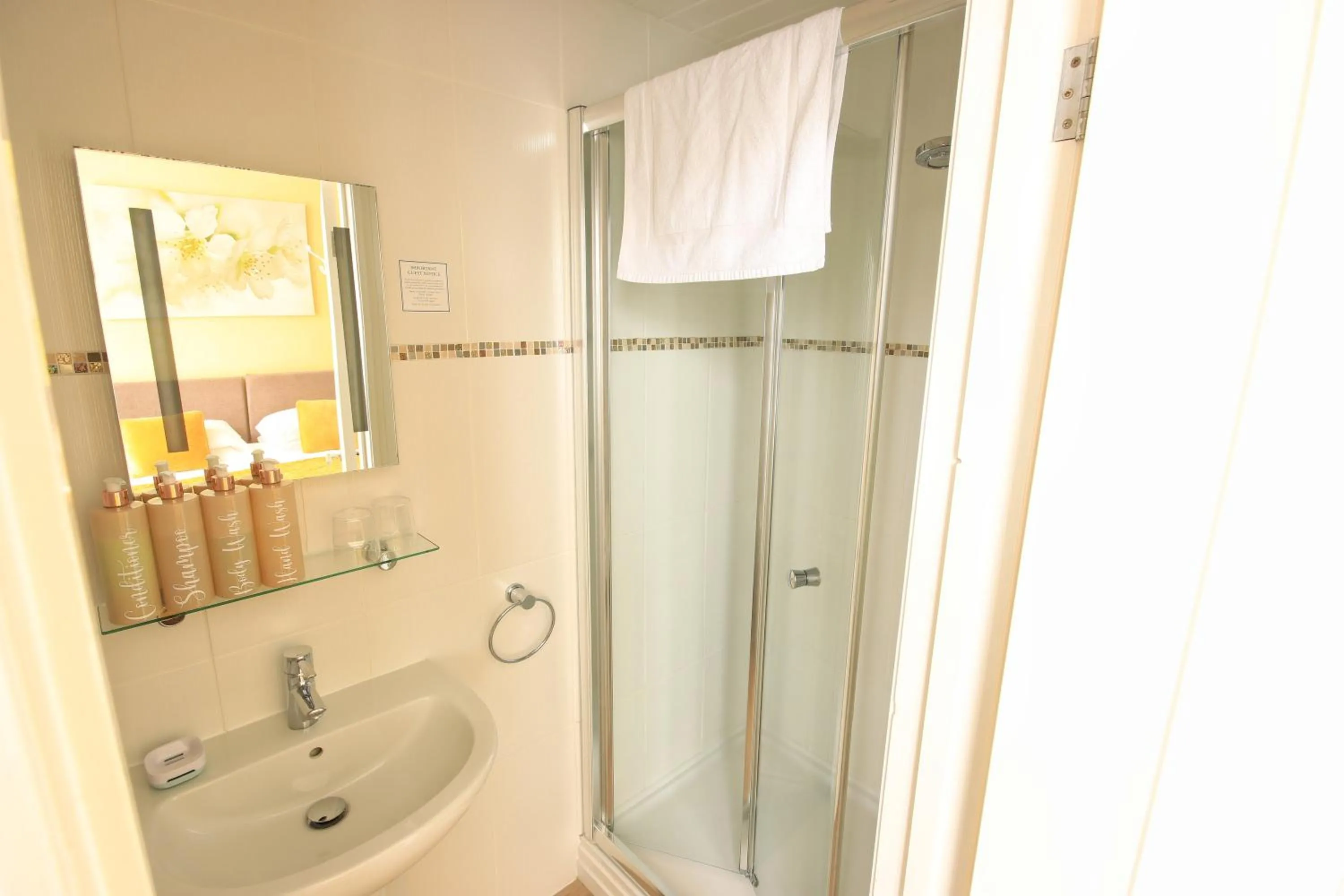 Bathroom in Two Beaches