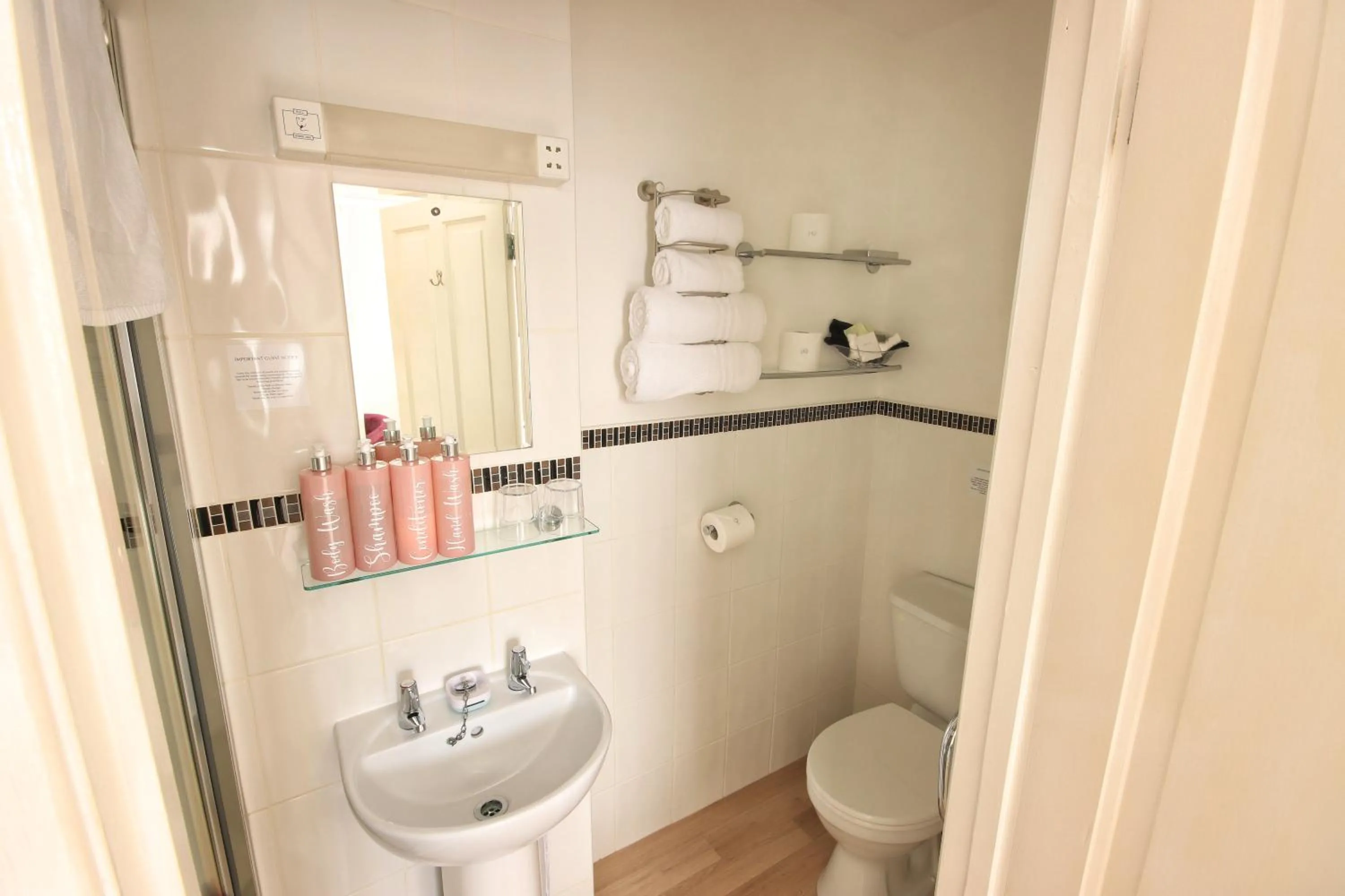 Bathroom in Two Beaches
