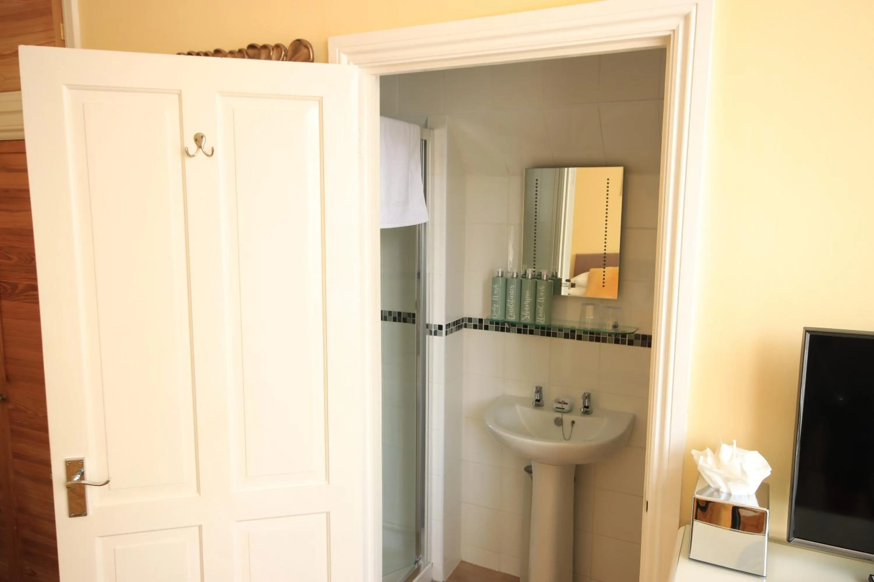 Bathroom in Two Beaches