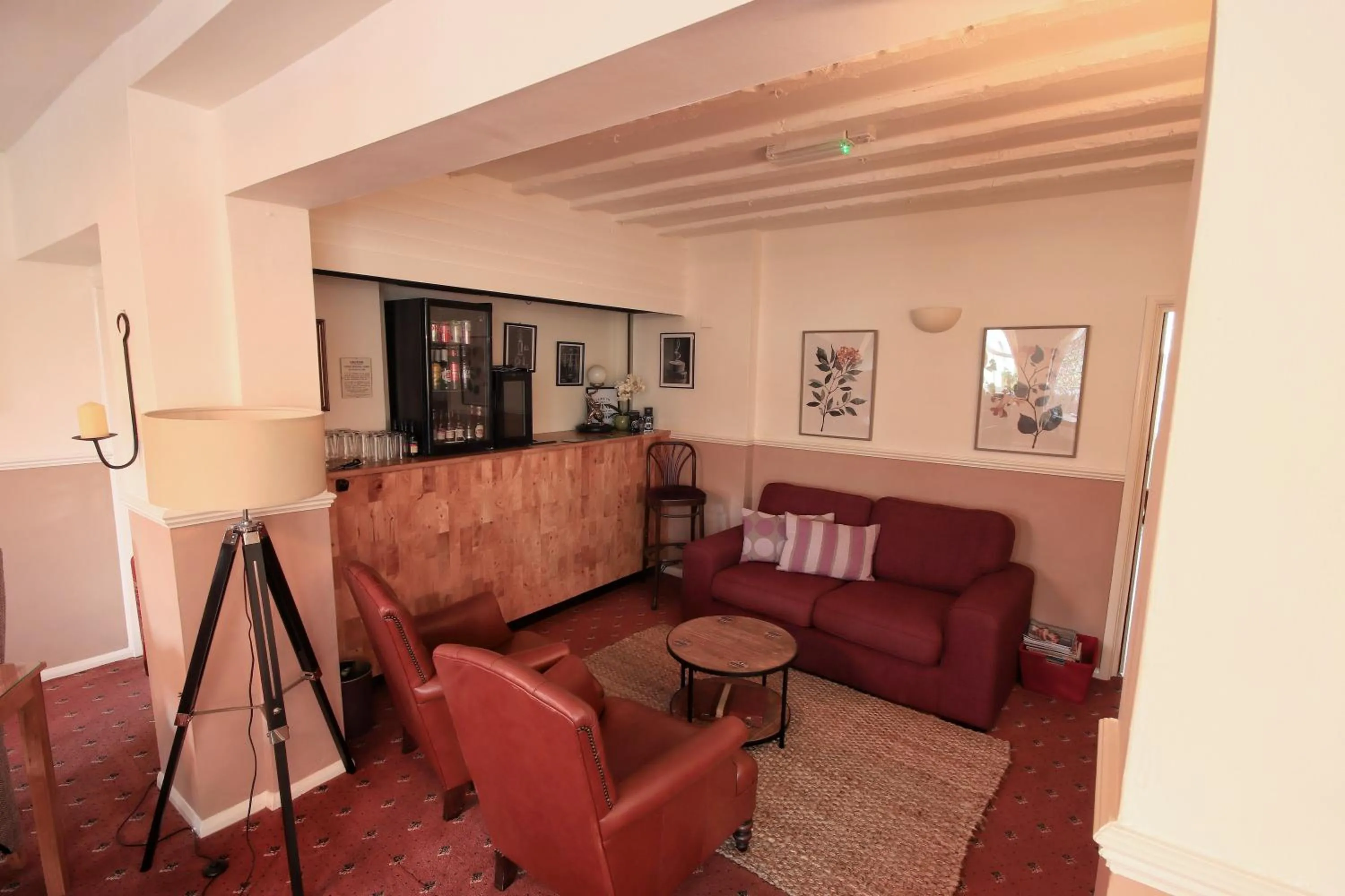 Lounge or bar in Two Beaches
