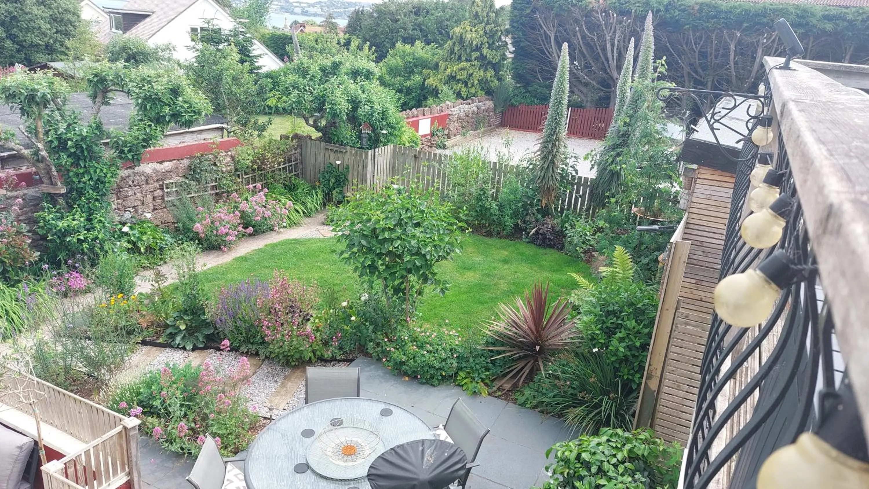 Garden in Two Beaches