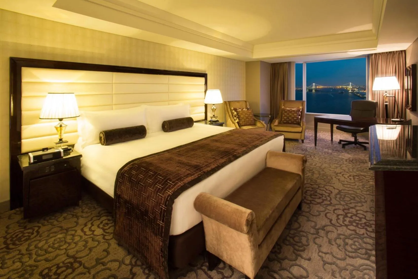 Photo of the whole room, Bed in InterContinental Tokyo Bay by IHG