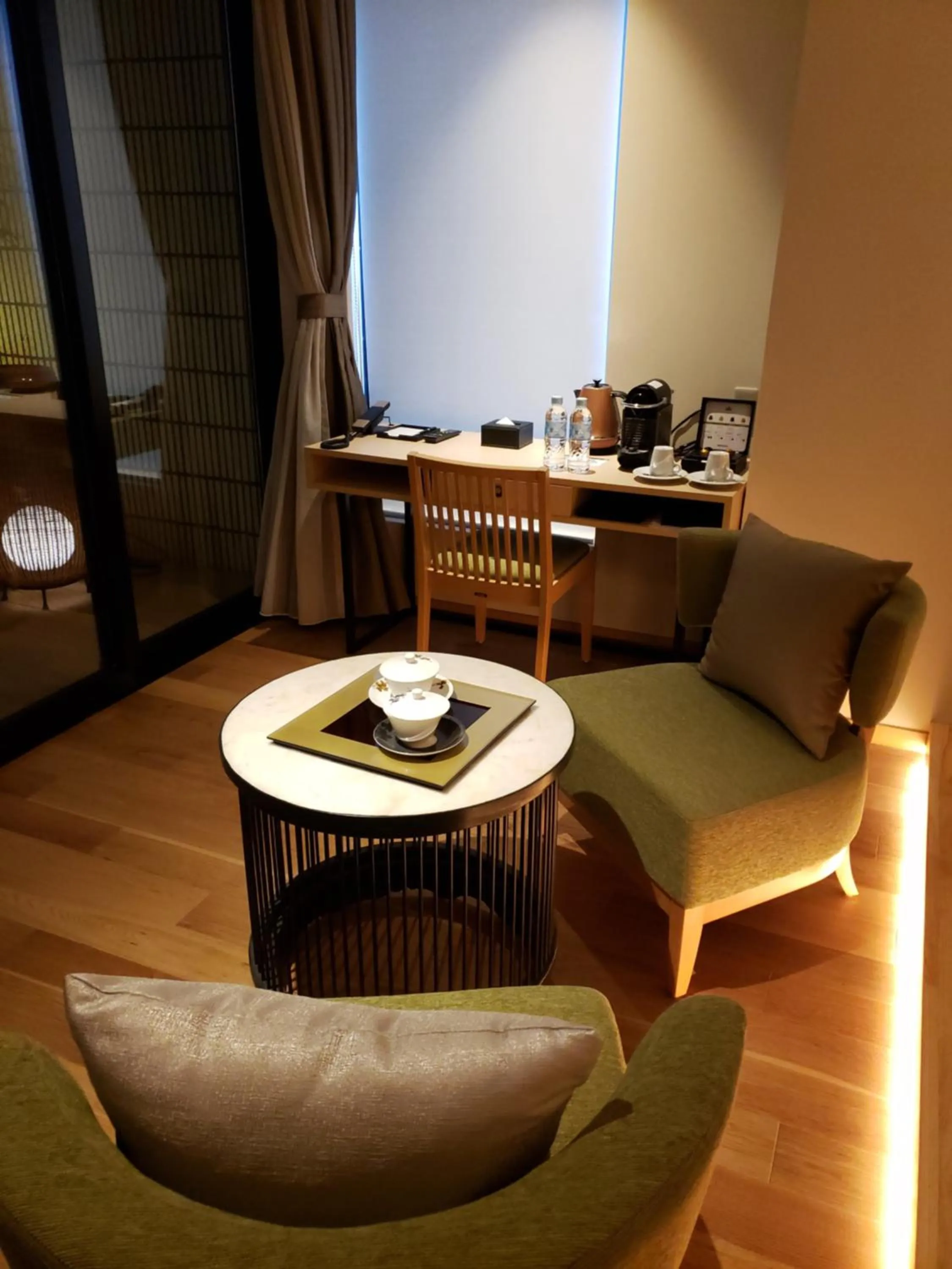 Seating area in Royal Twin Hotel Kyoto Hachijoguchi