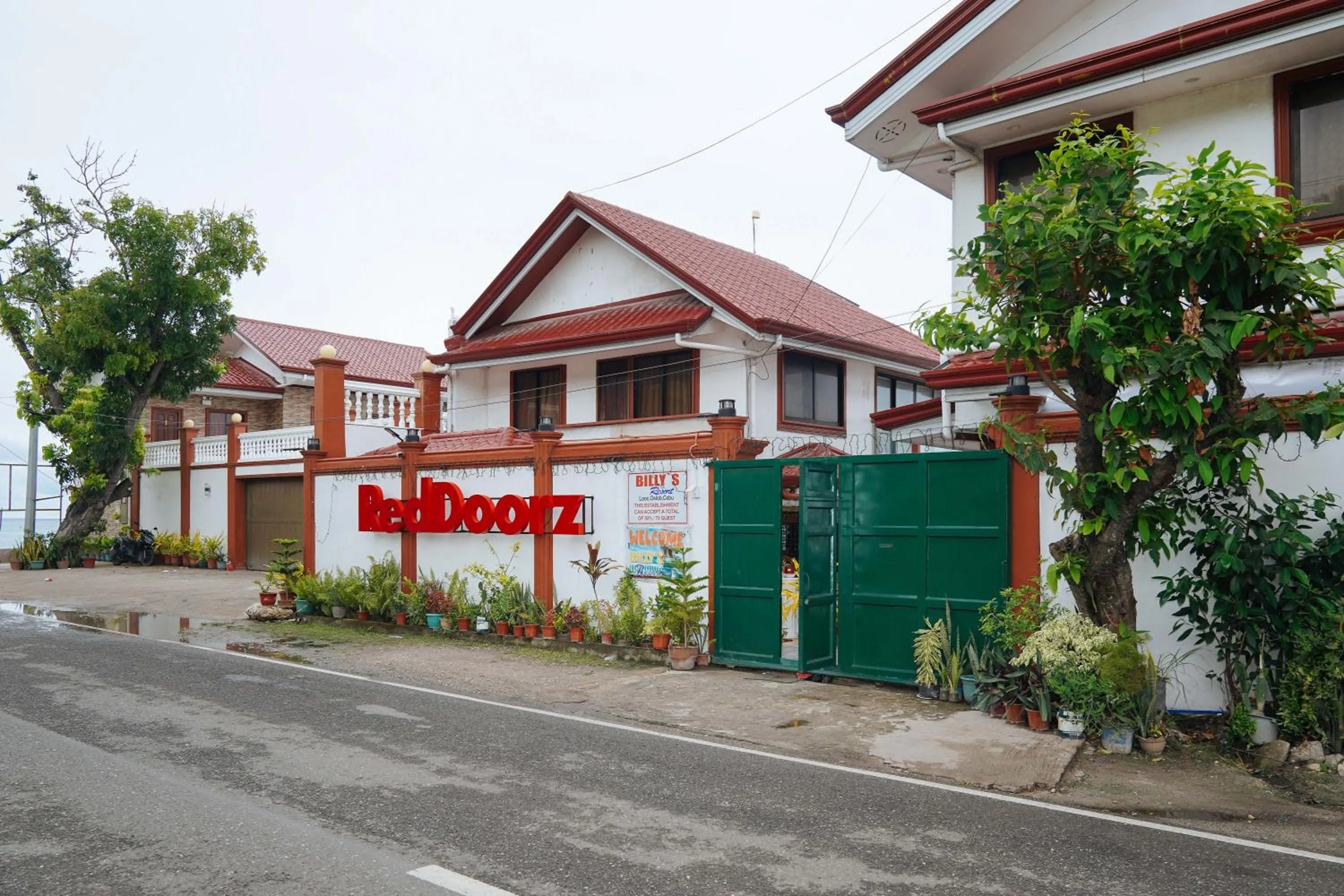 Property building in RedDoorz Plus at Billy's Resort Oslob