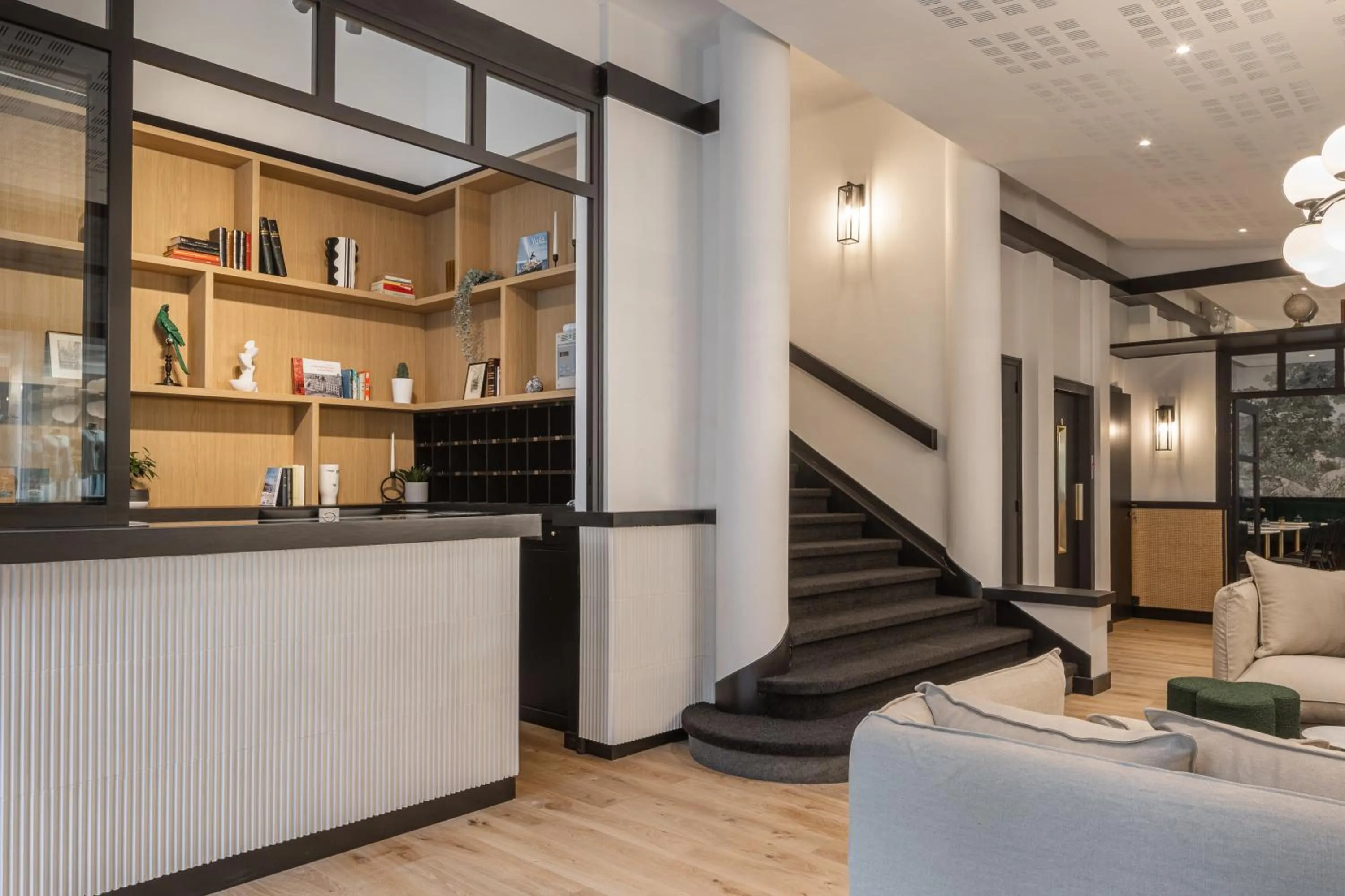 Lobby or reception in Hôtel Bristol Union Intra Muros