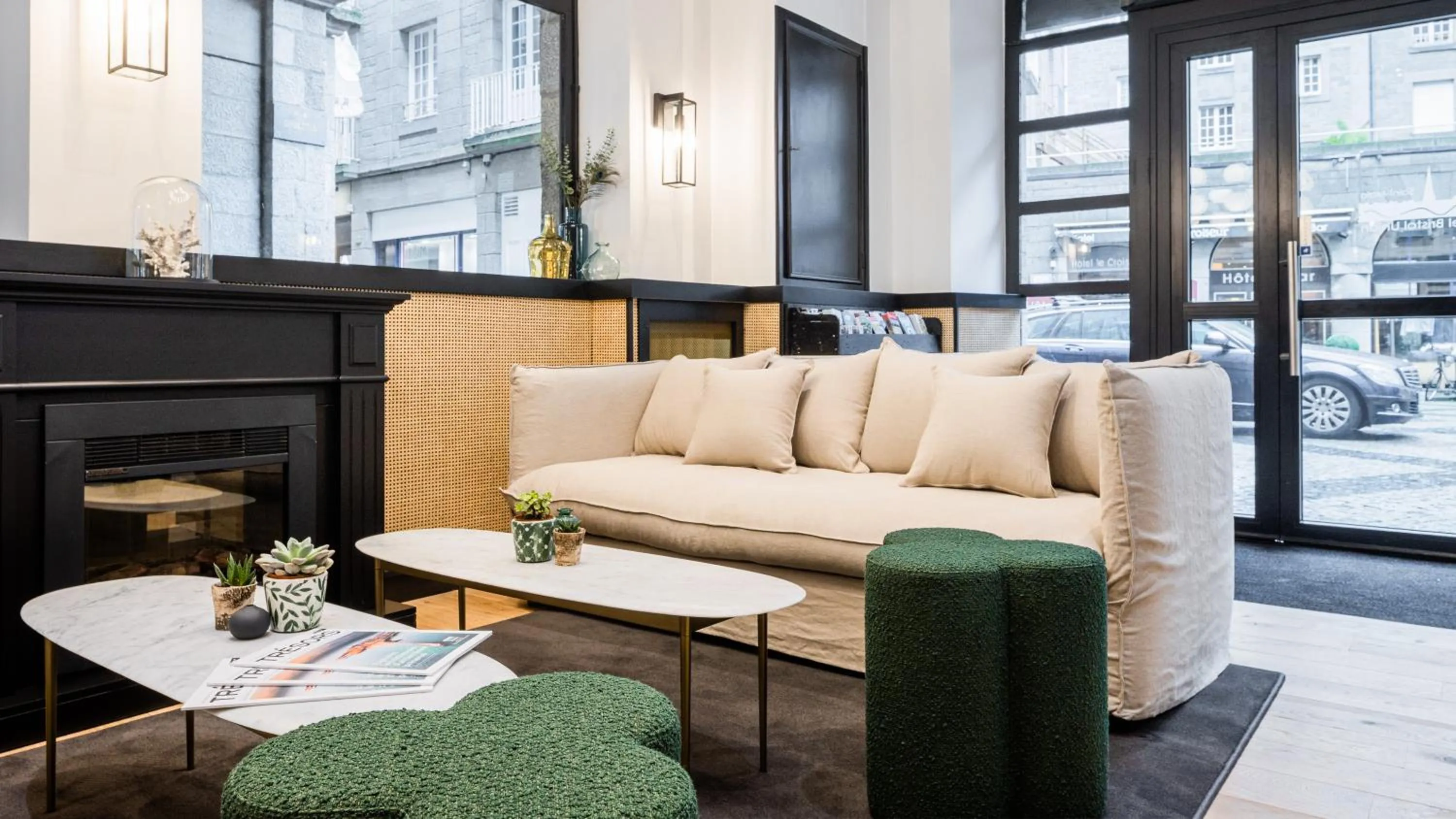 Living room in Hôtel Bristol Union Intra Muros