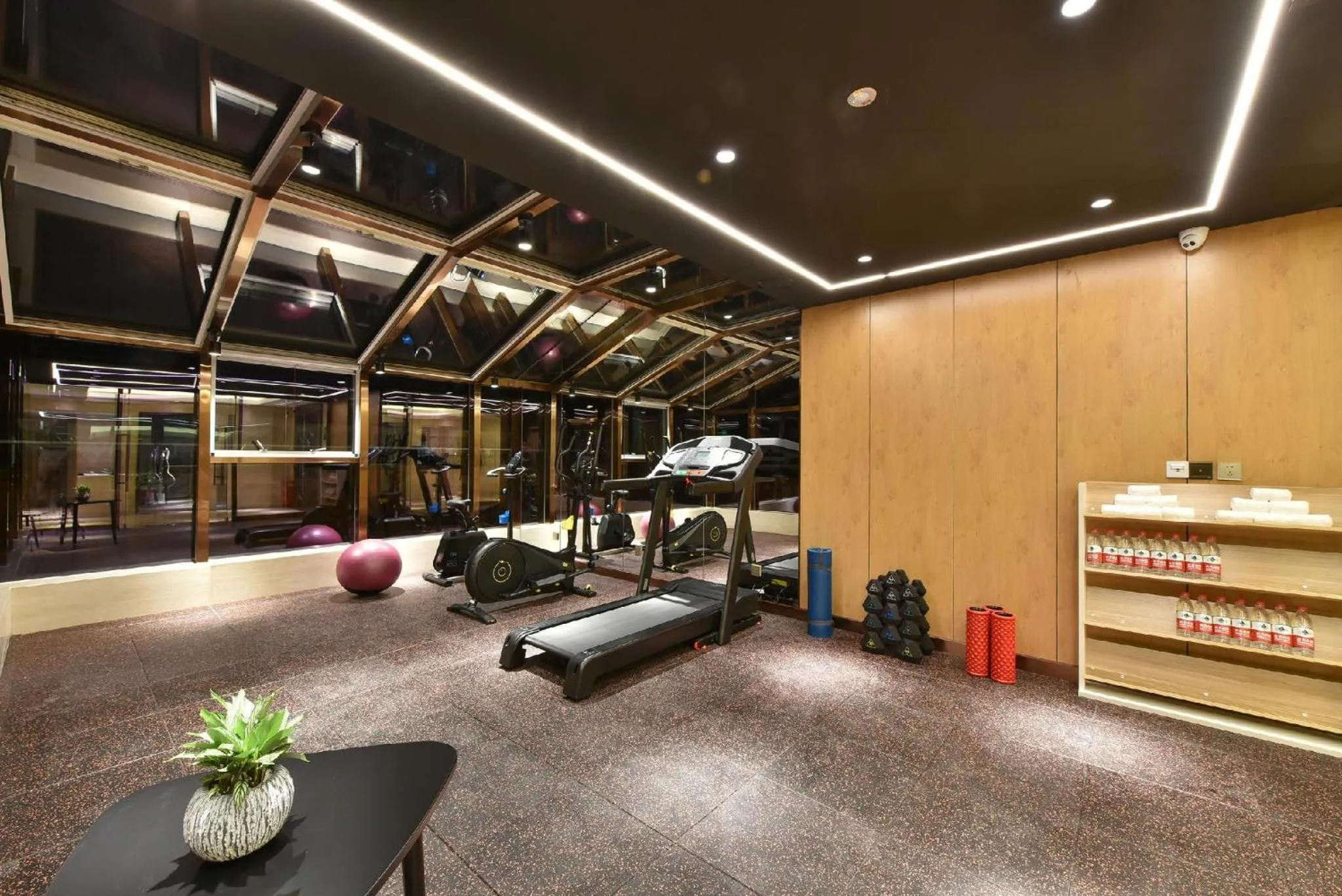 Fitness centre/facilities in Atour Hotel Dalian Lvshunkou