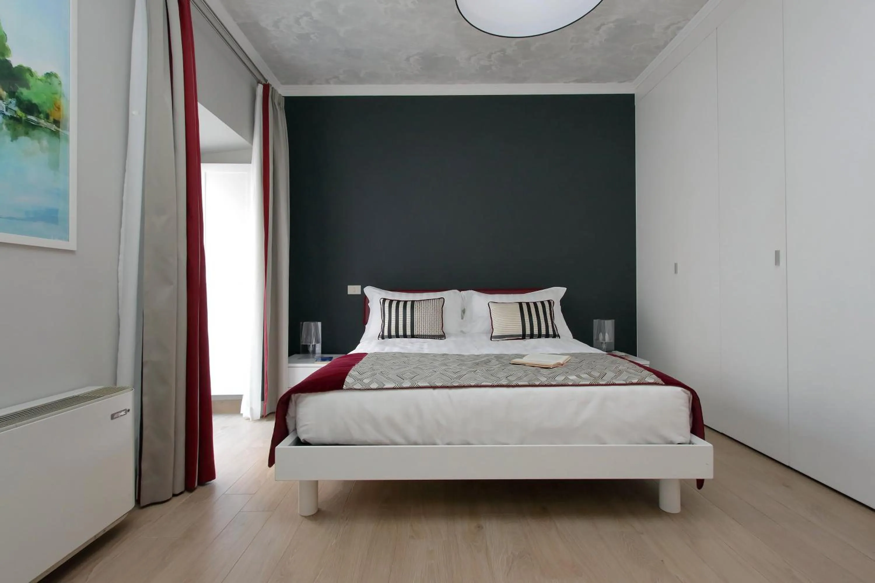 Bed in Piazzetta Margutta - My Extra Home