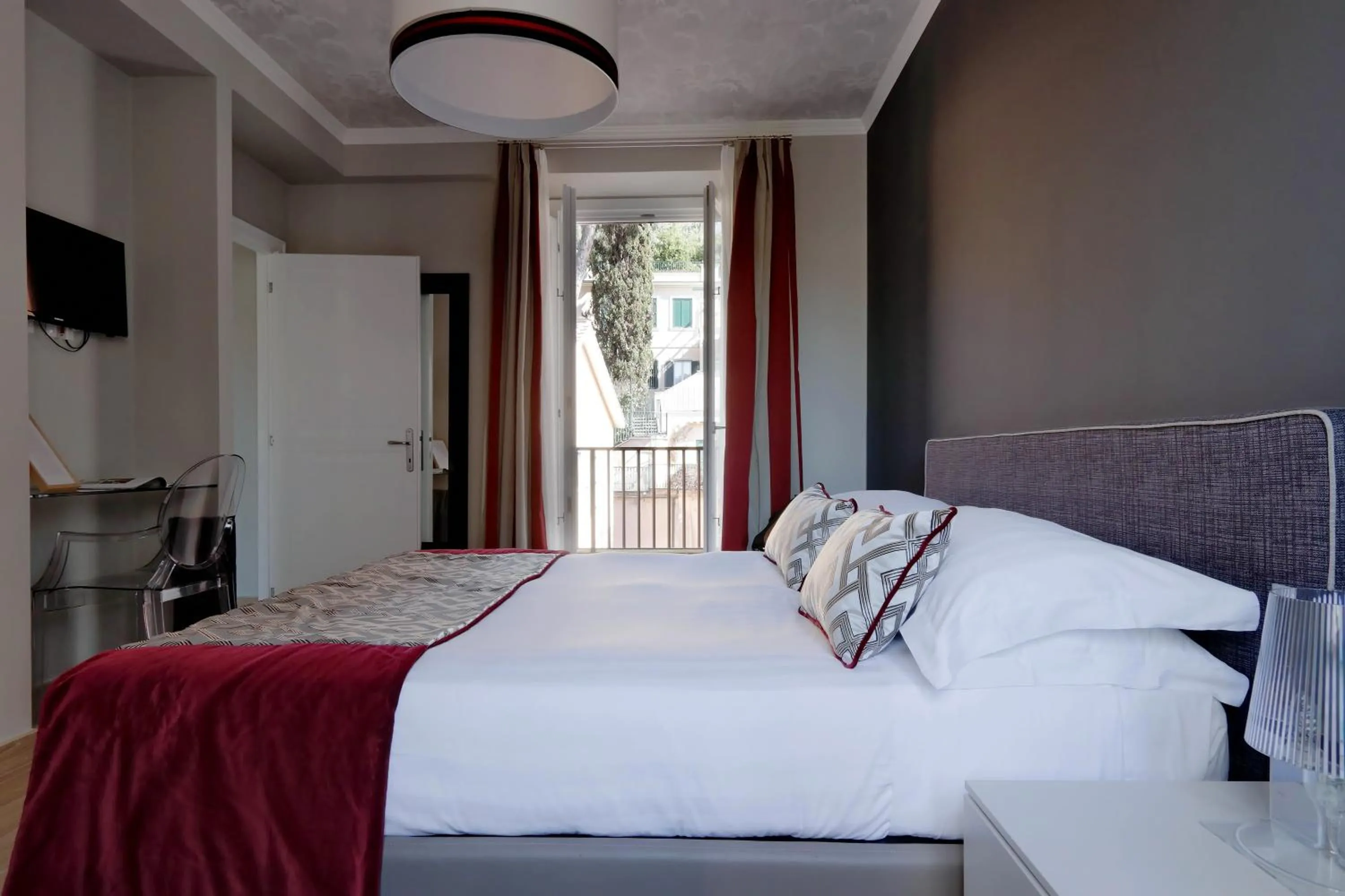 Bedroom, Bed in Piazzetta Margutta - My Extra Home