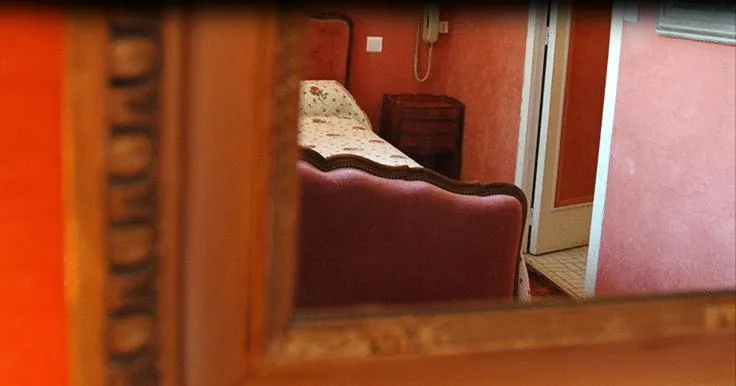 Photo of the whole room in Logis Le Printemps Hôtel Restaurant - Montélimar