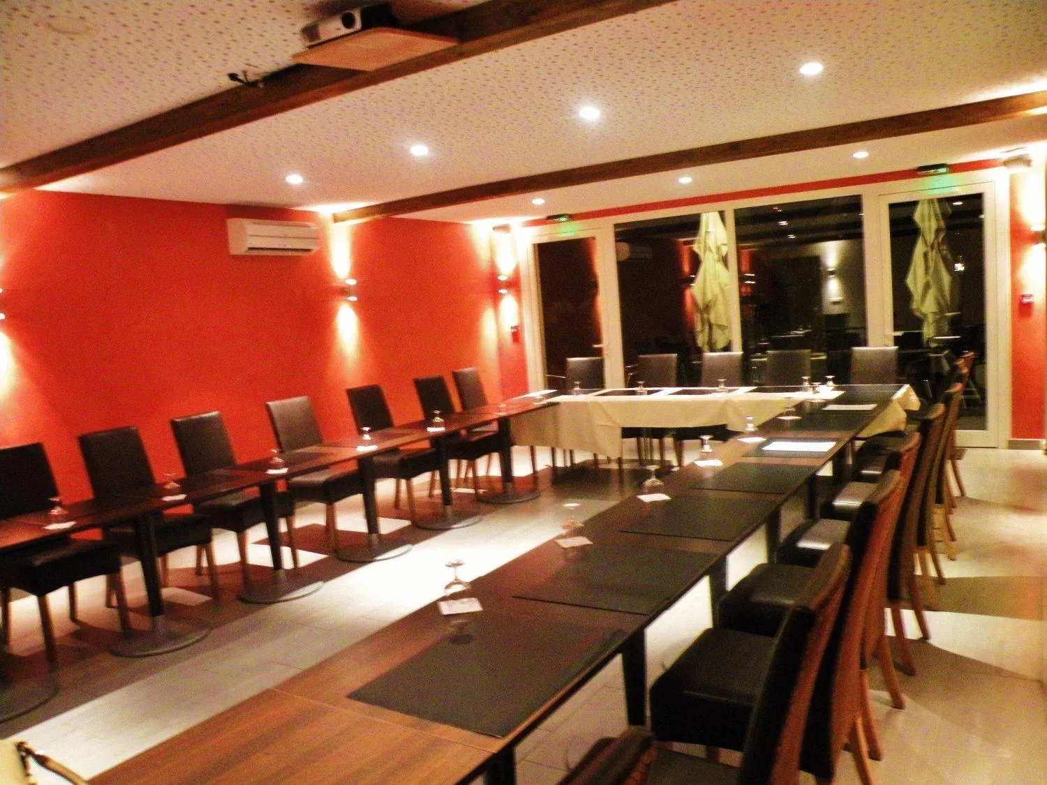 Business facilities in Logis Le Printemps Hôtel Restaurant - Montélimar