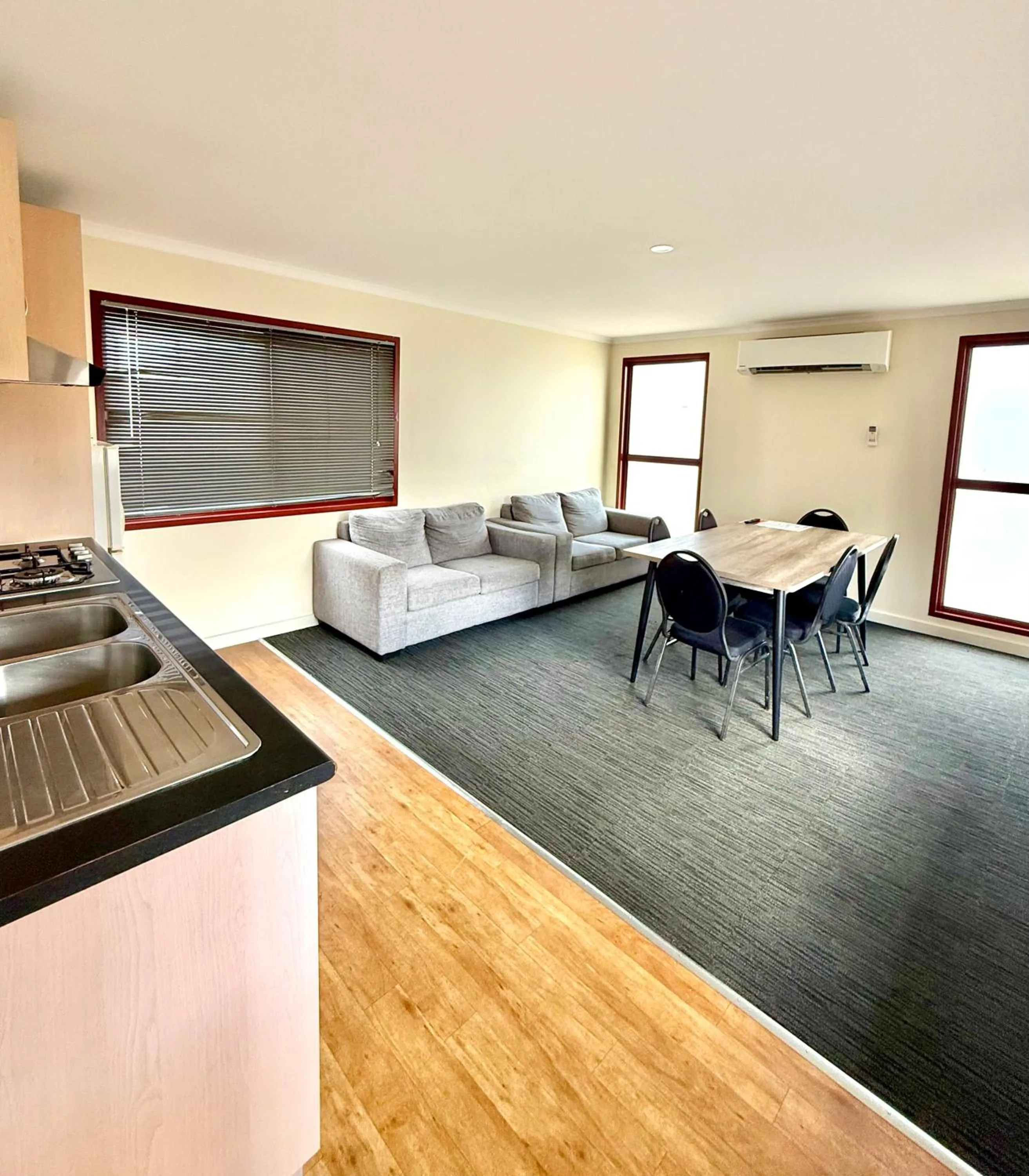Kitchen or kitchenette in Eaglehawk Park Canberra
