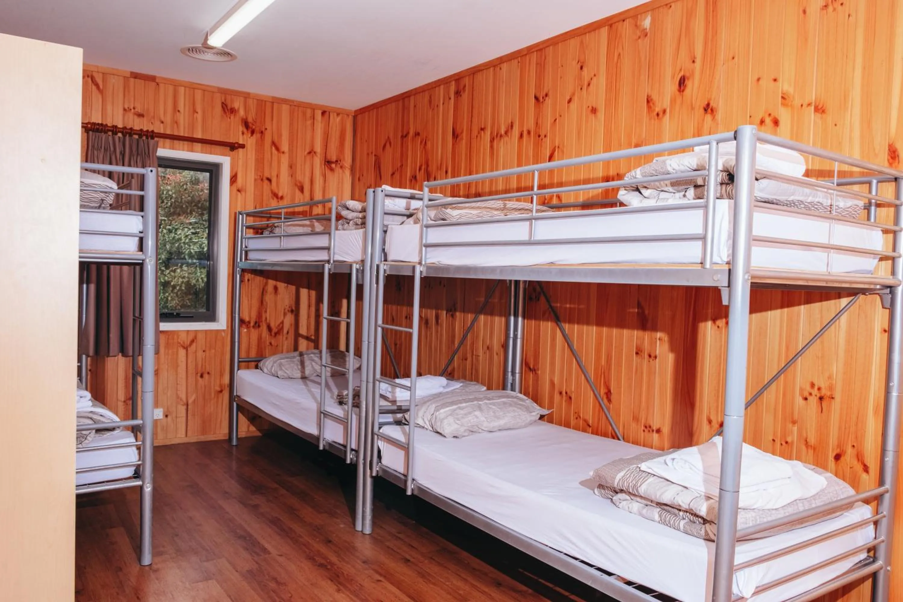 Property building, Bed in Eaglehawk Park Canberra