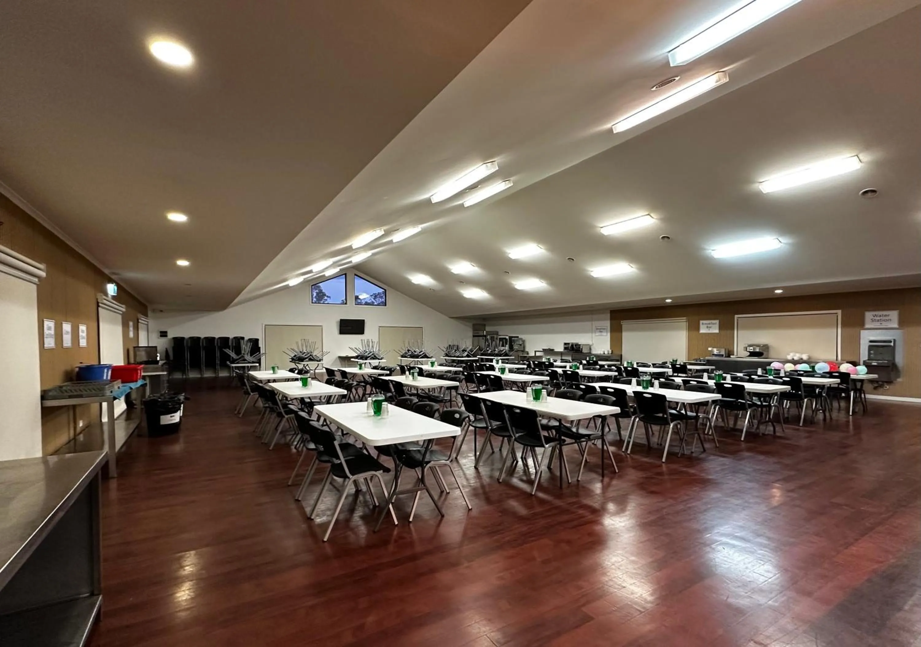 Restaurant/places to eat in Eaglehawk Park Canberra