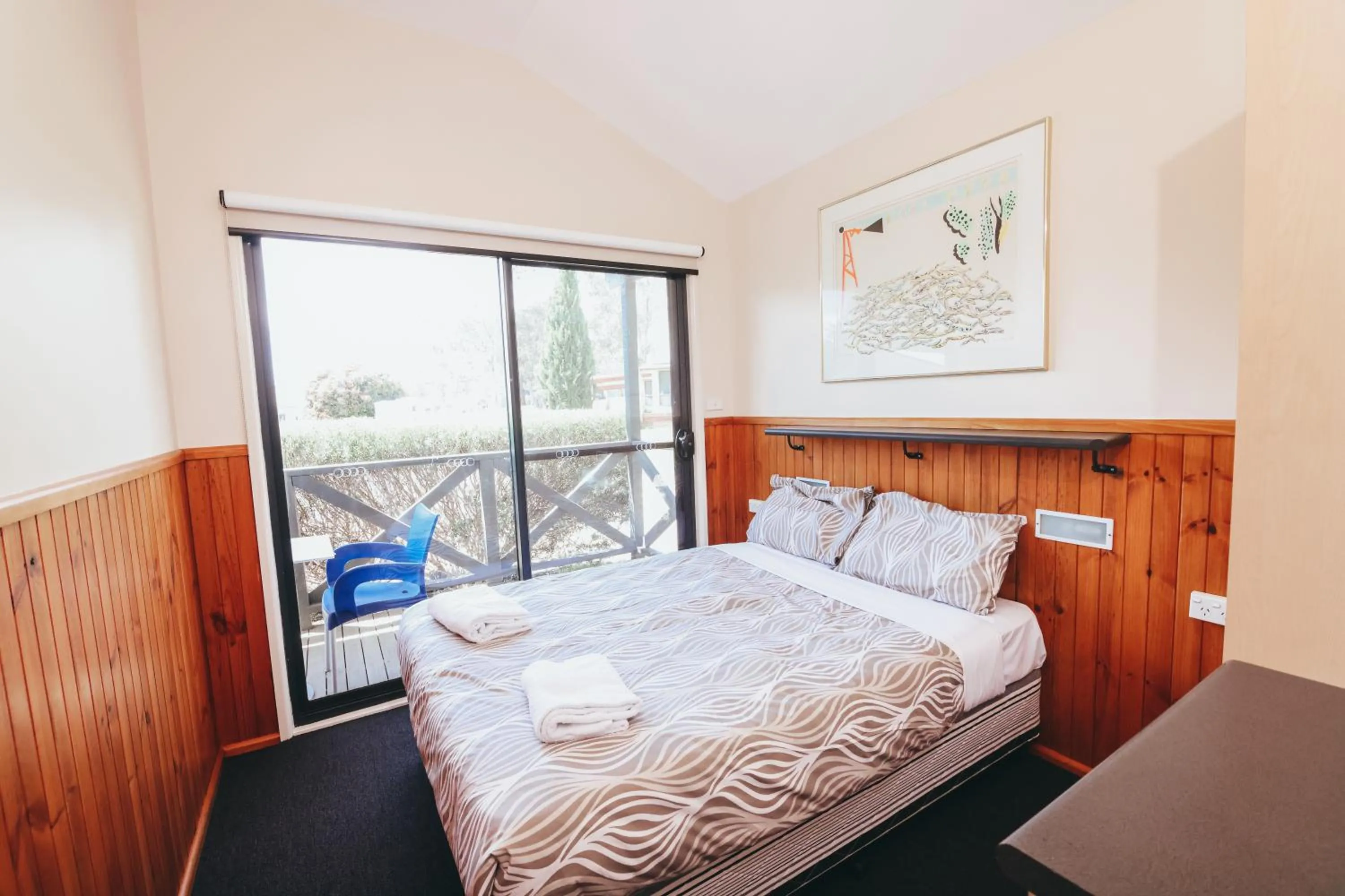 Bedroom, Bed in Eaglehawk Park Canberra