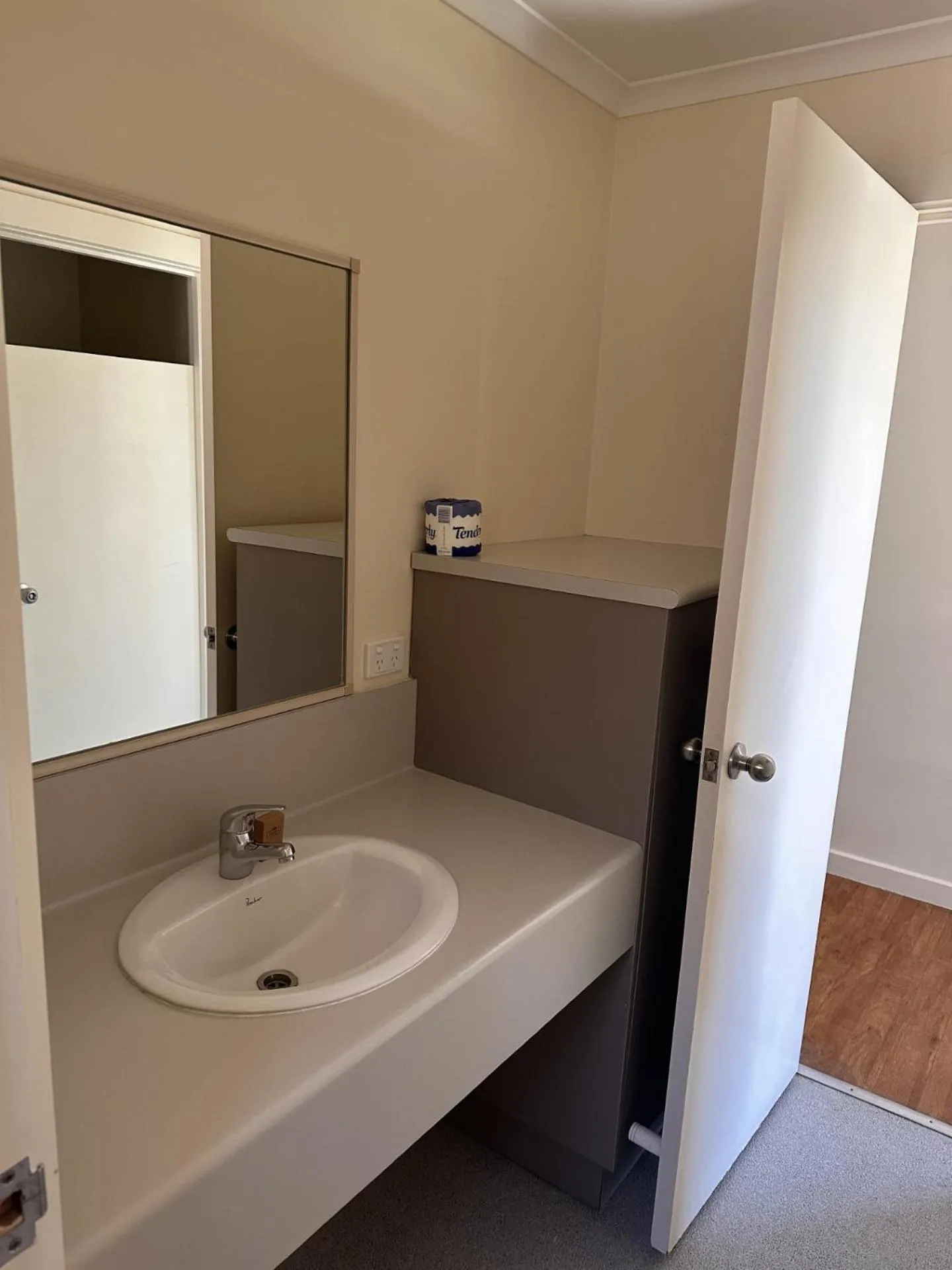 Bathroom in Eaglehawk Park Canberra