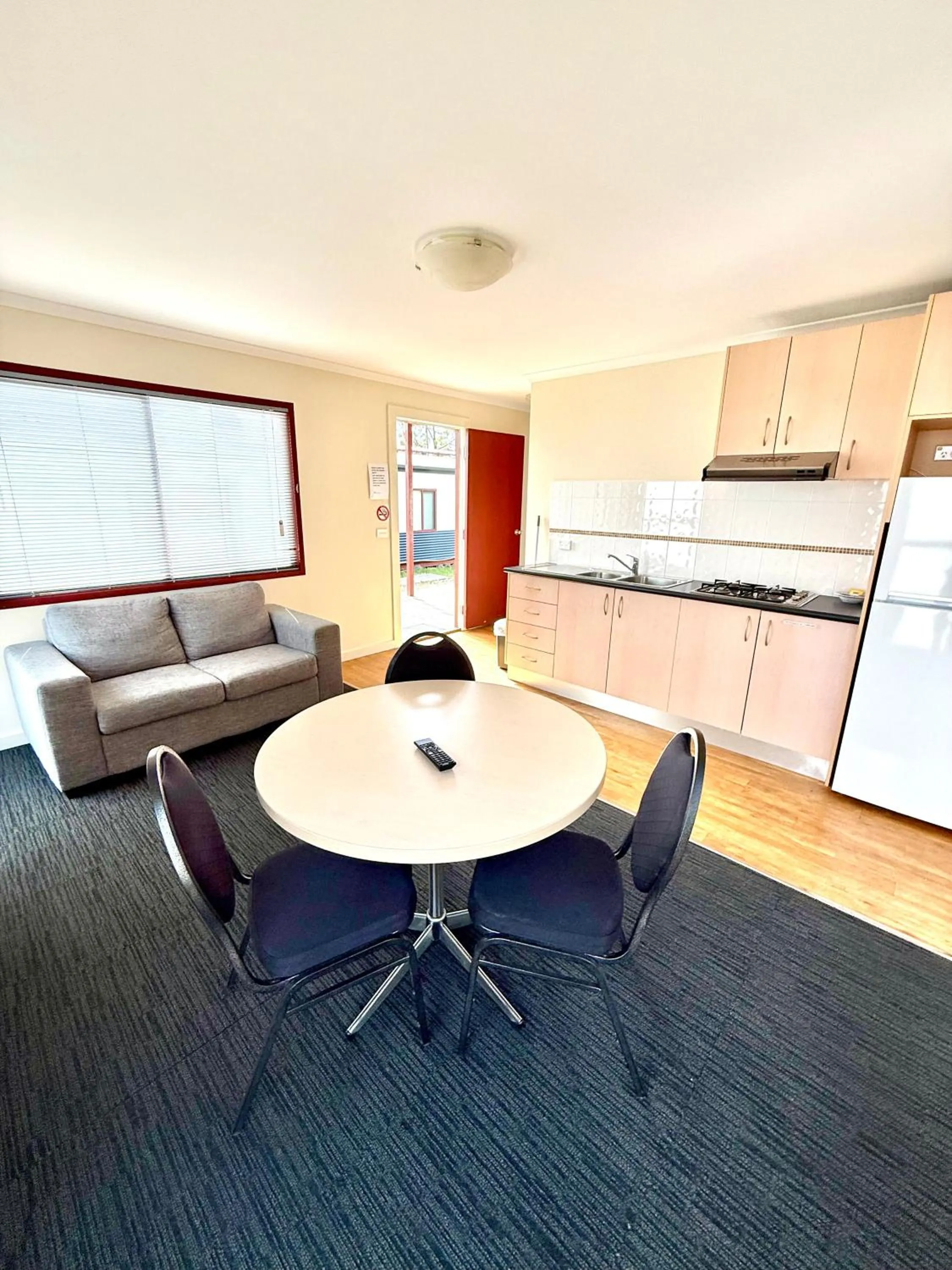 Kitchen or kitchenette in Eaglehawk Park Canberra