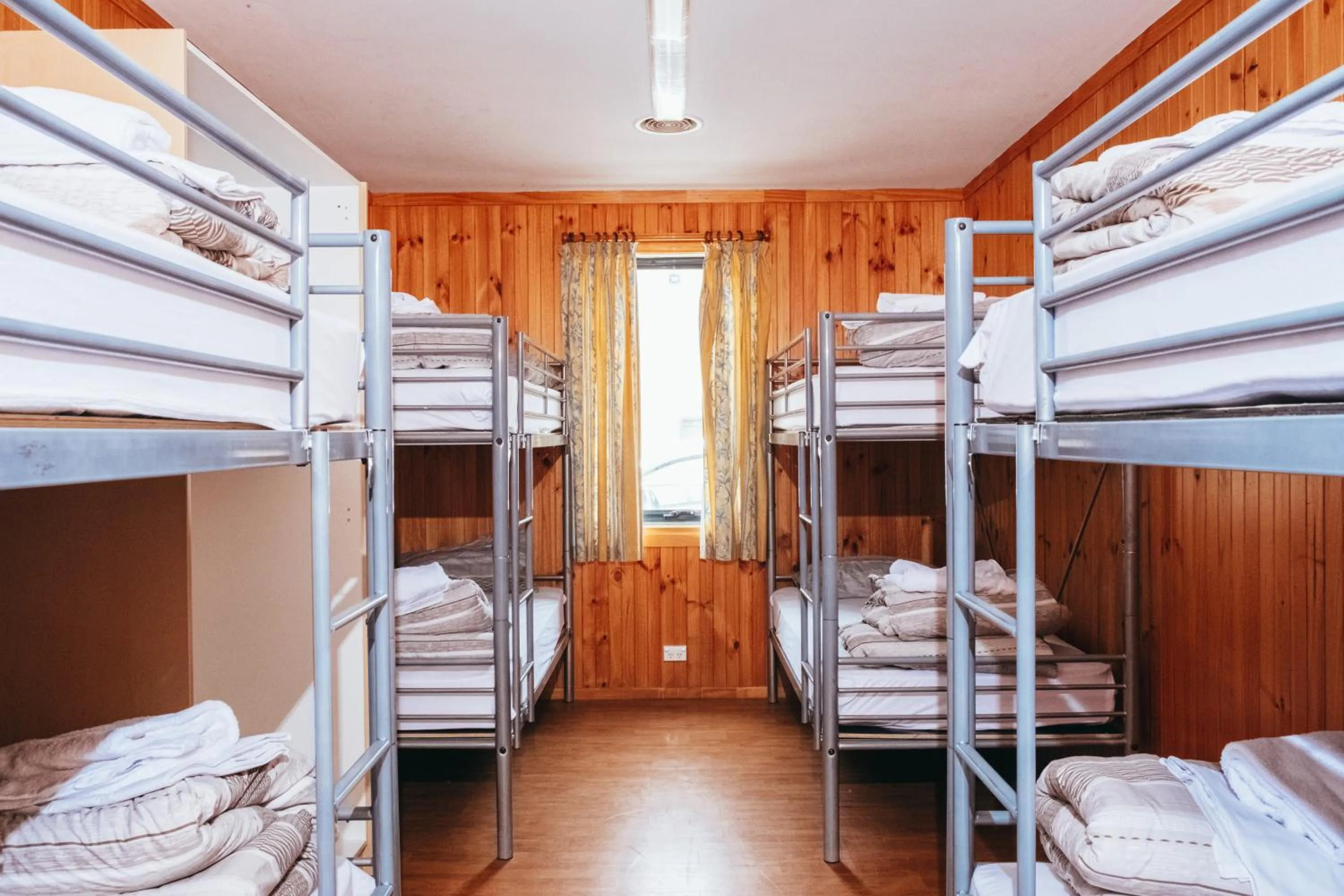 Property building, Bed in Eaglehawk Park Canberra