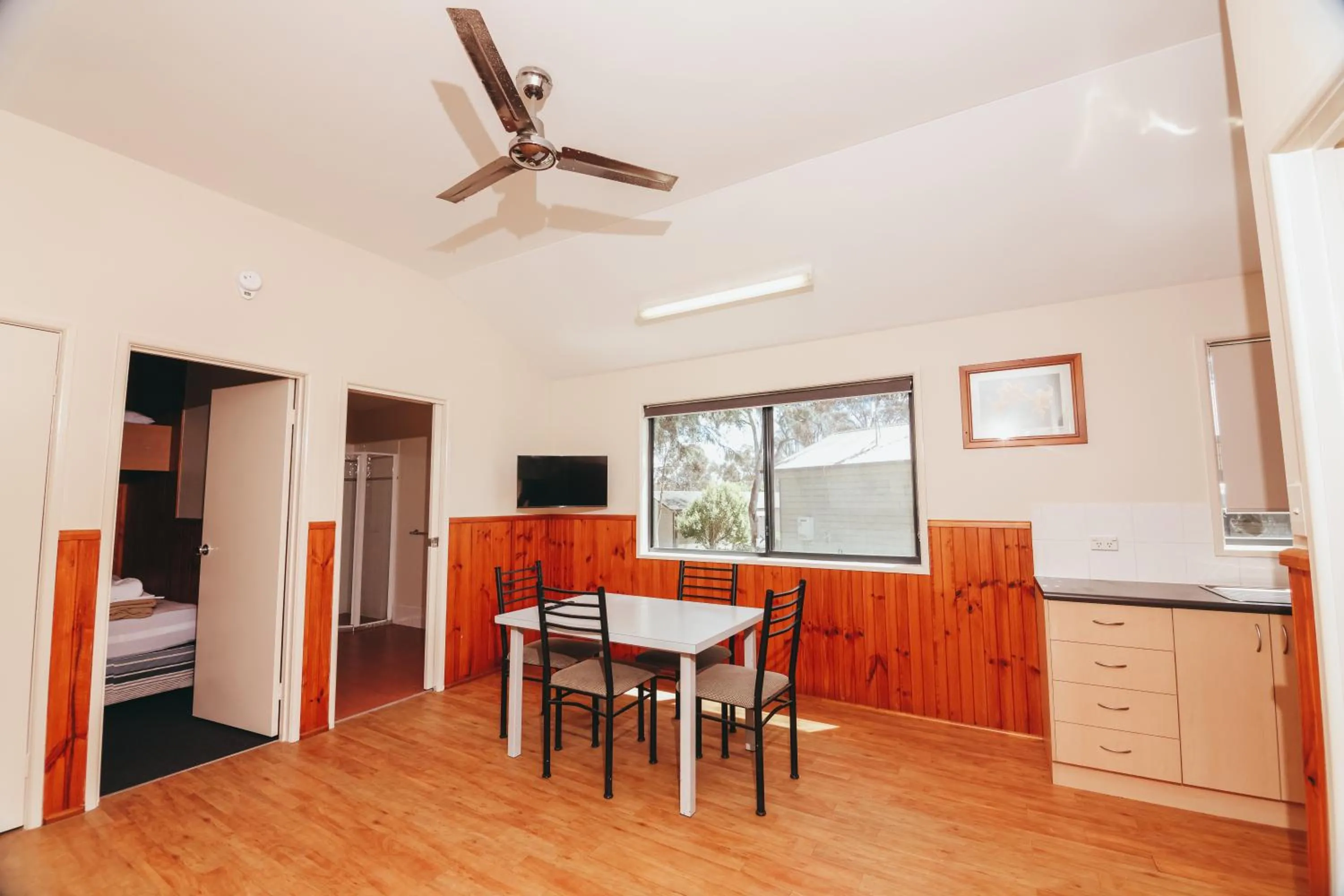 TV and multimedia, Bed in Eaglehawk Park Canberra
