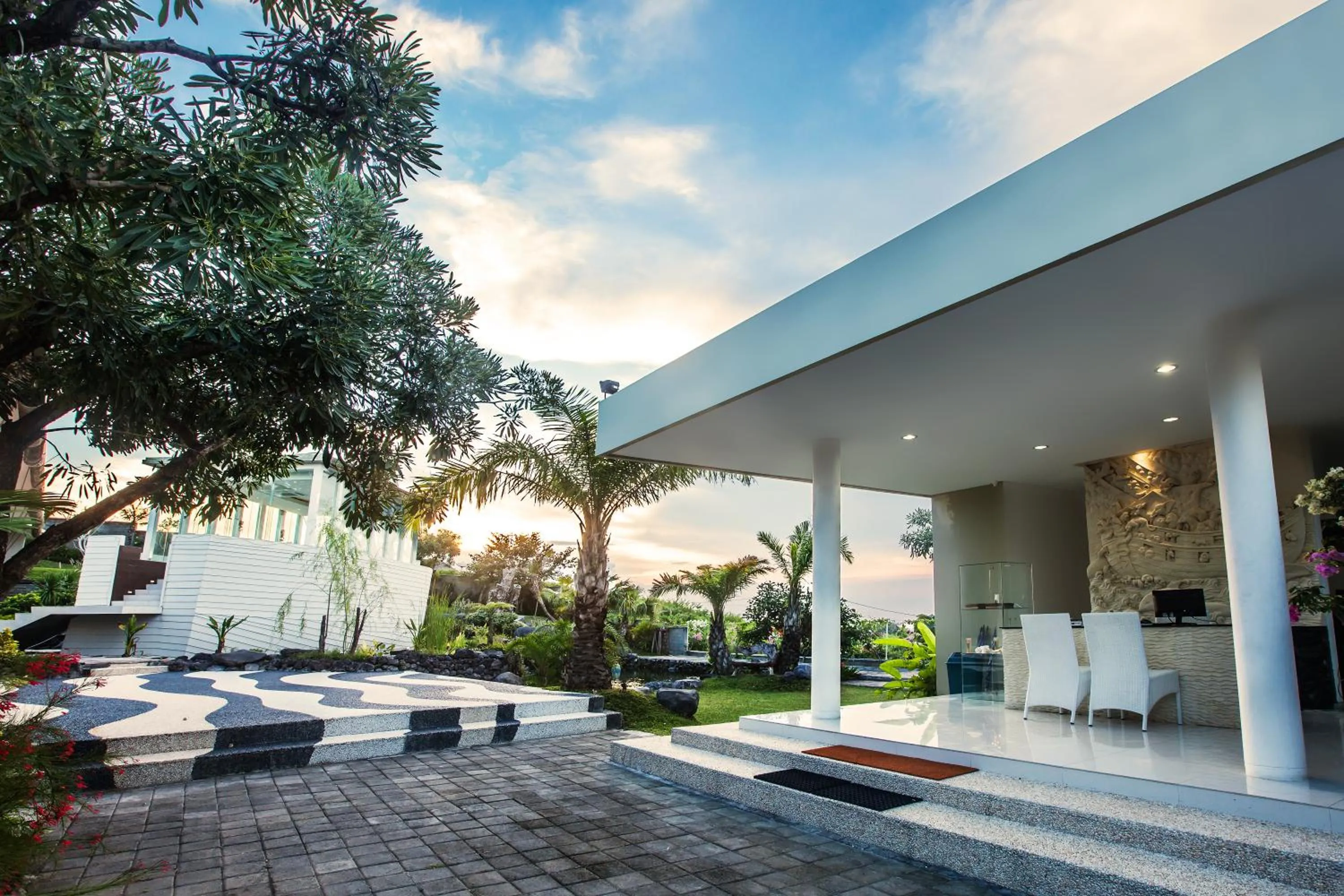 Facade/entrance in Noah Villa and Chapel