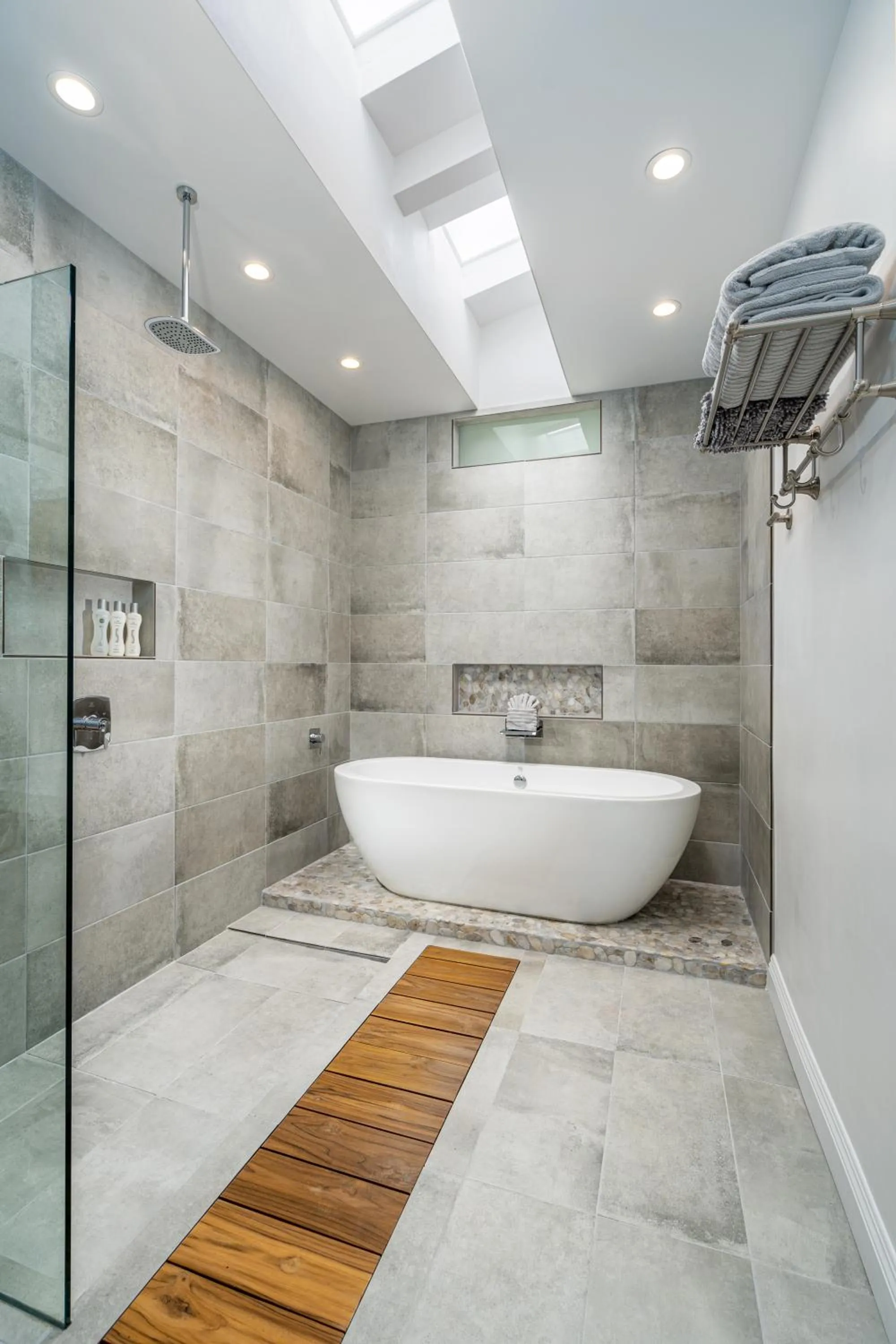 Bathroom in Noahs Hideaway Luxury B&B