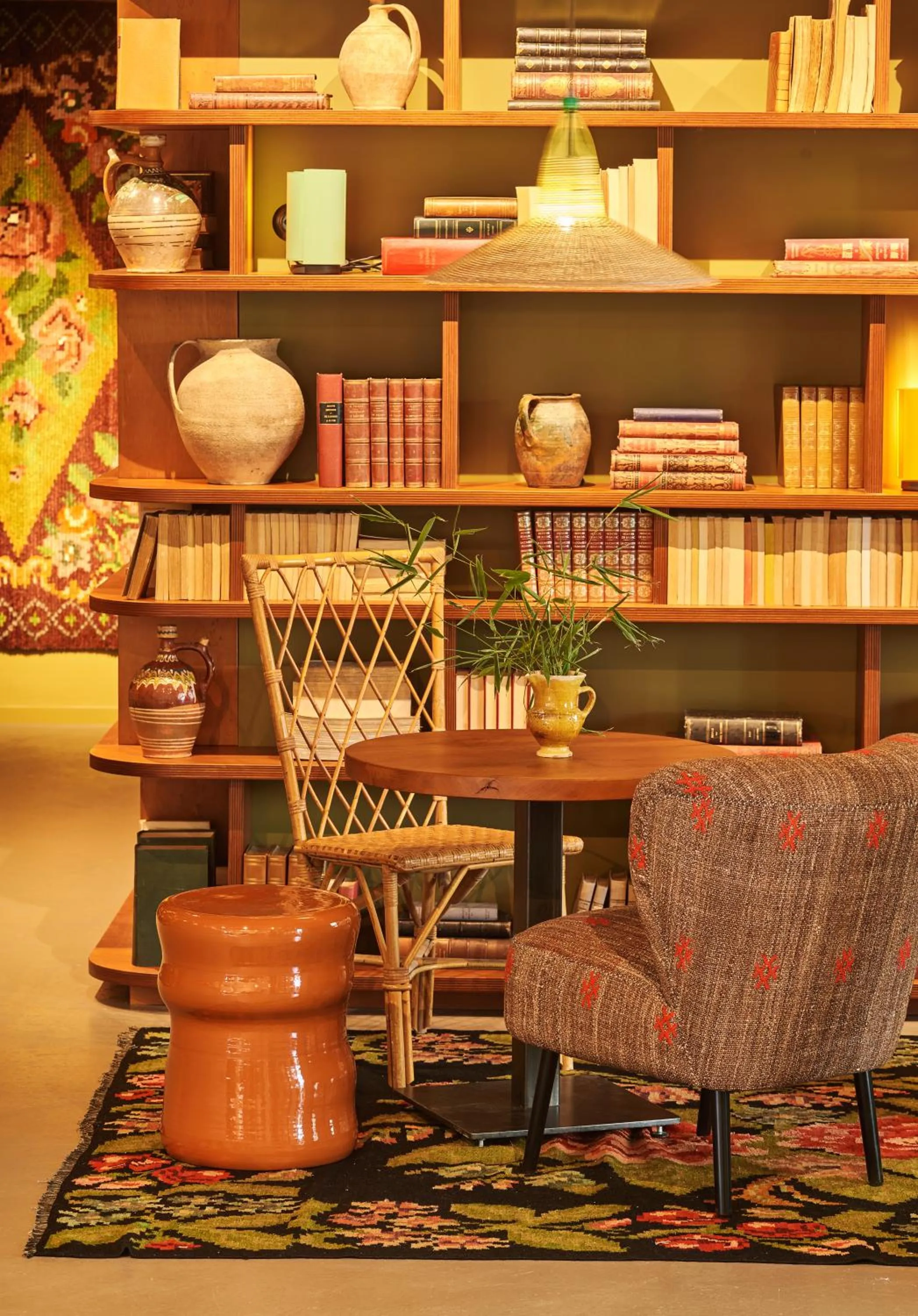 Library in Hôtel Oré, Saint-Malo