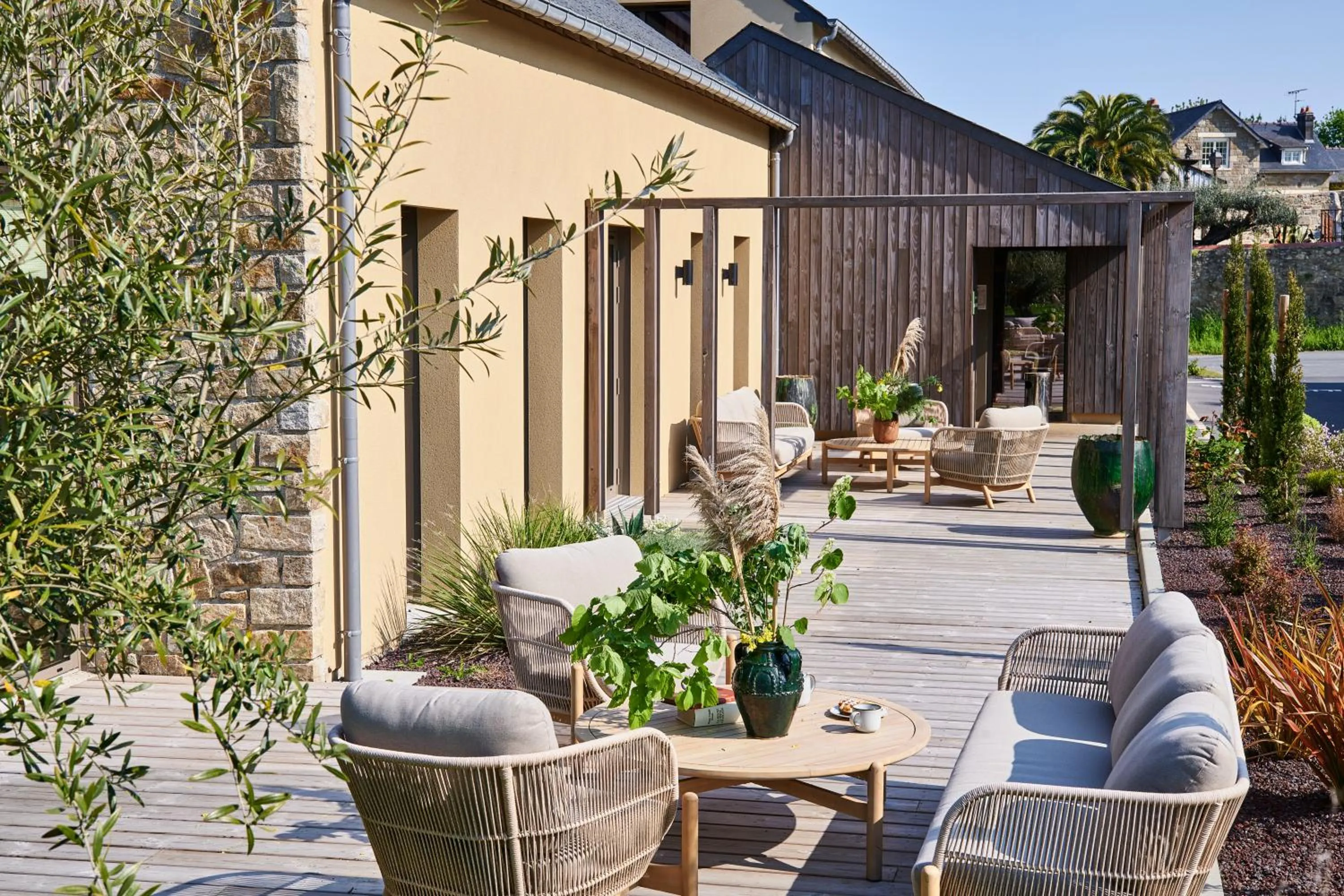Patio in Hôtel Oré, Saint-Malo
