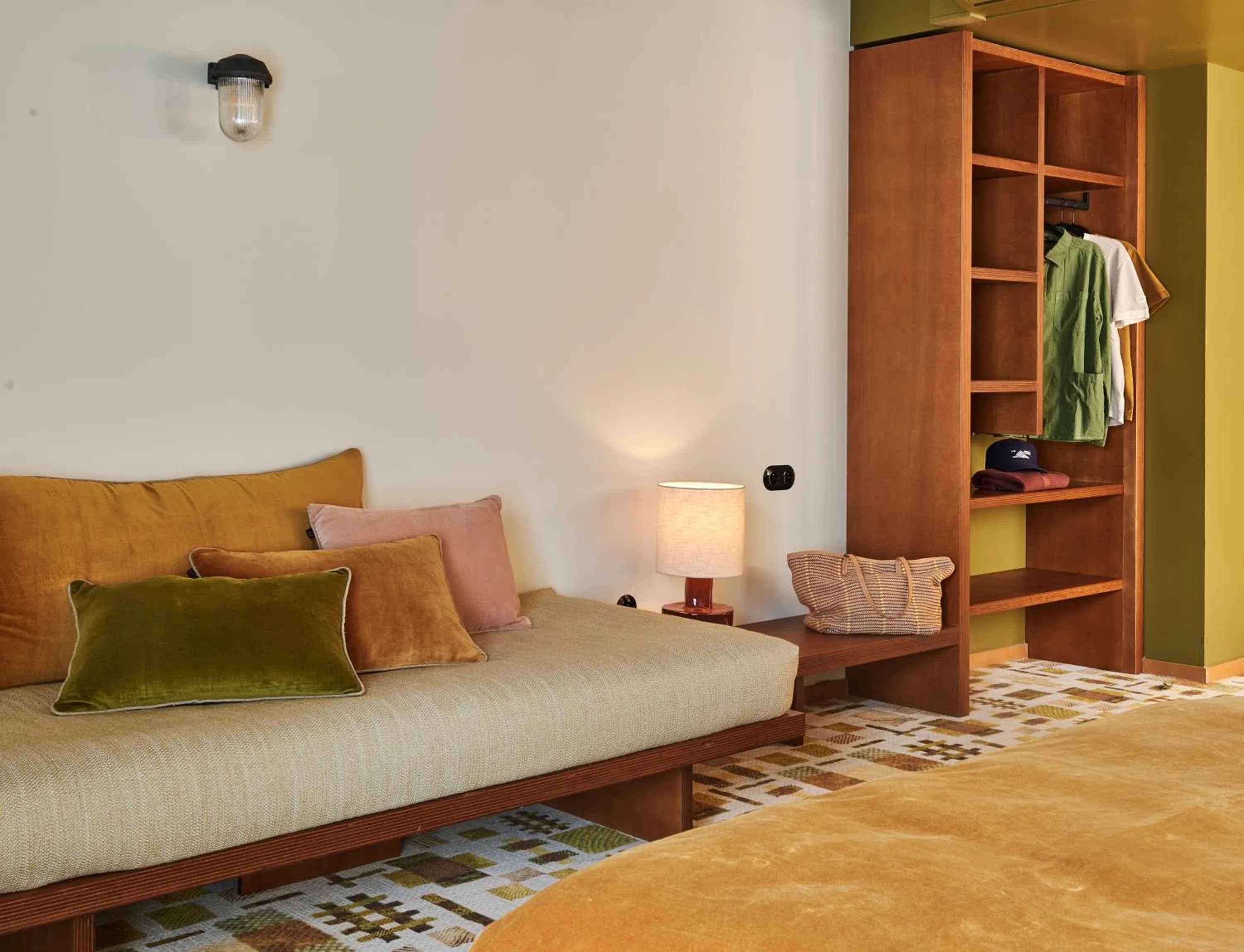 Photo of the whole room, Bed in Hôtel Oré, Saint-Malo