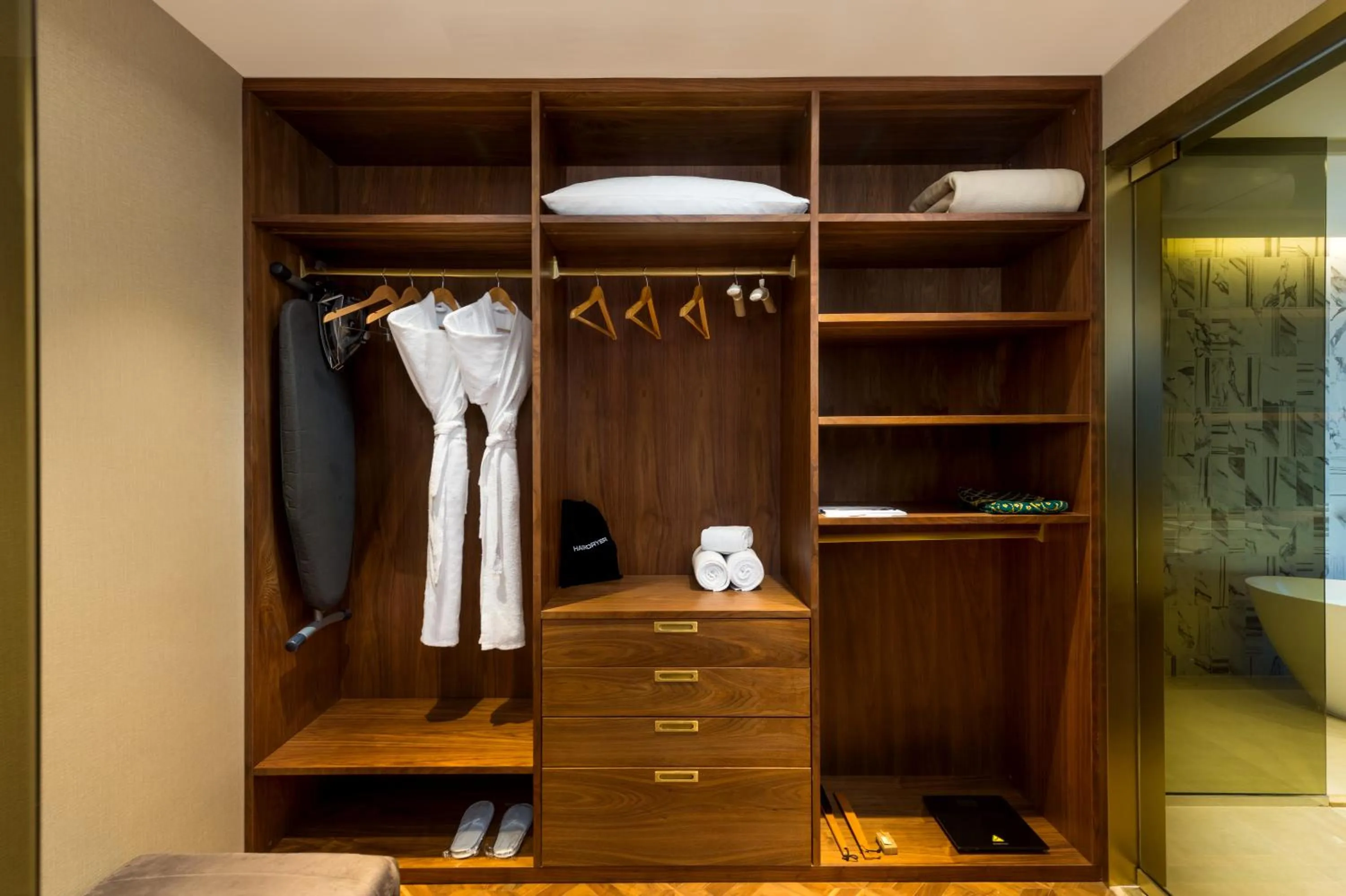 wardrobe in Millennium Place Barsha Heights Hotel Apartments