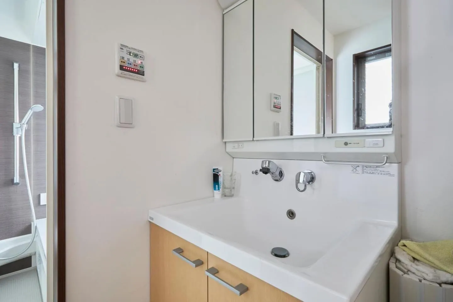 Bathroom in Hotel EL Shinjuku 1 free parking