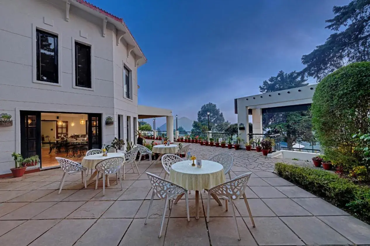 Restaurant/places to eat in 8fold-Pinecrest By LaRiSa, Bhimtal Restaurant/places to eat in 8fold-Pinecrest By LaRiSa, Bhimtal