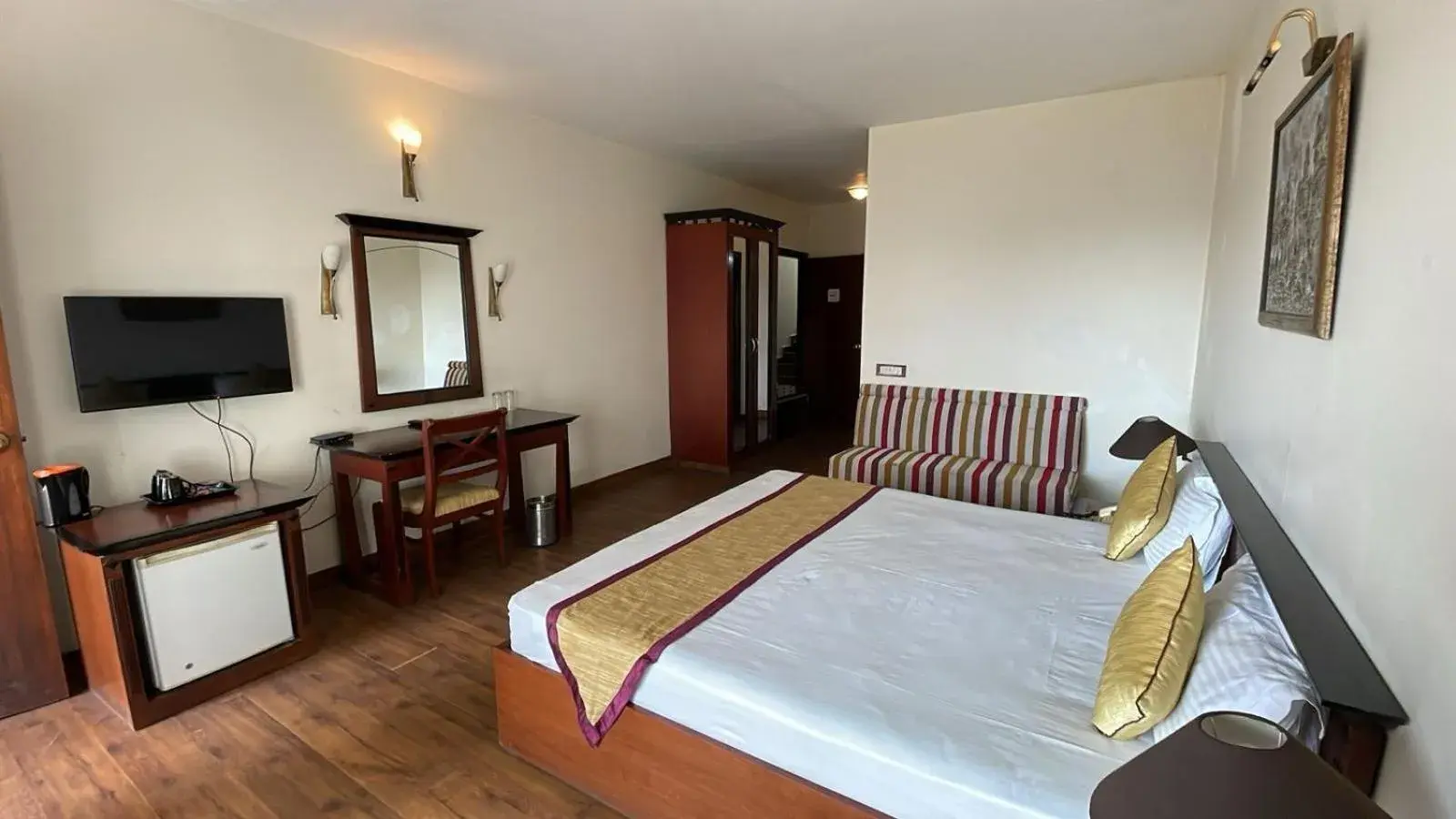 Bed in 8fold-Pinecrest By LaRiSa, Bhimtal Bed in 8fold-Pinecrest By LaRiSa, Bhimtal