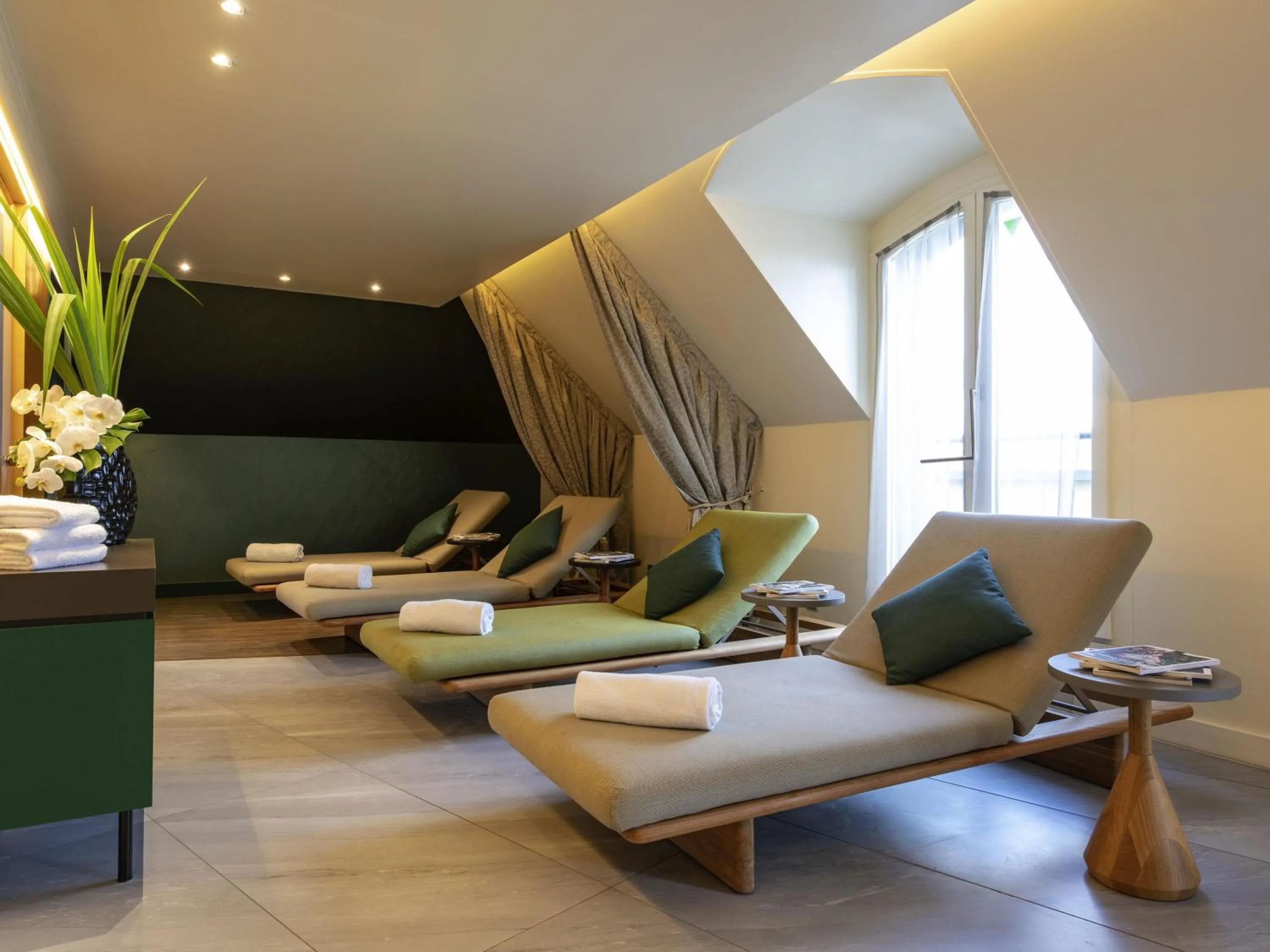 Fitness centre/facilities in Le Louis Hotel Versailles Château - MGallery Collection