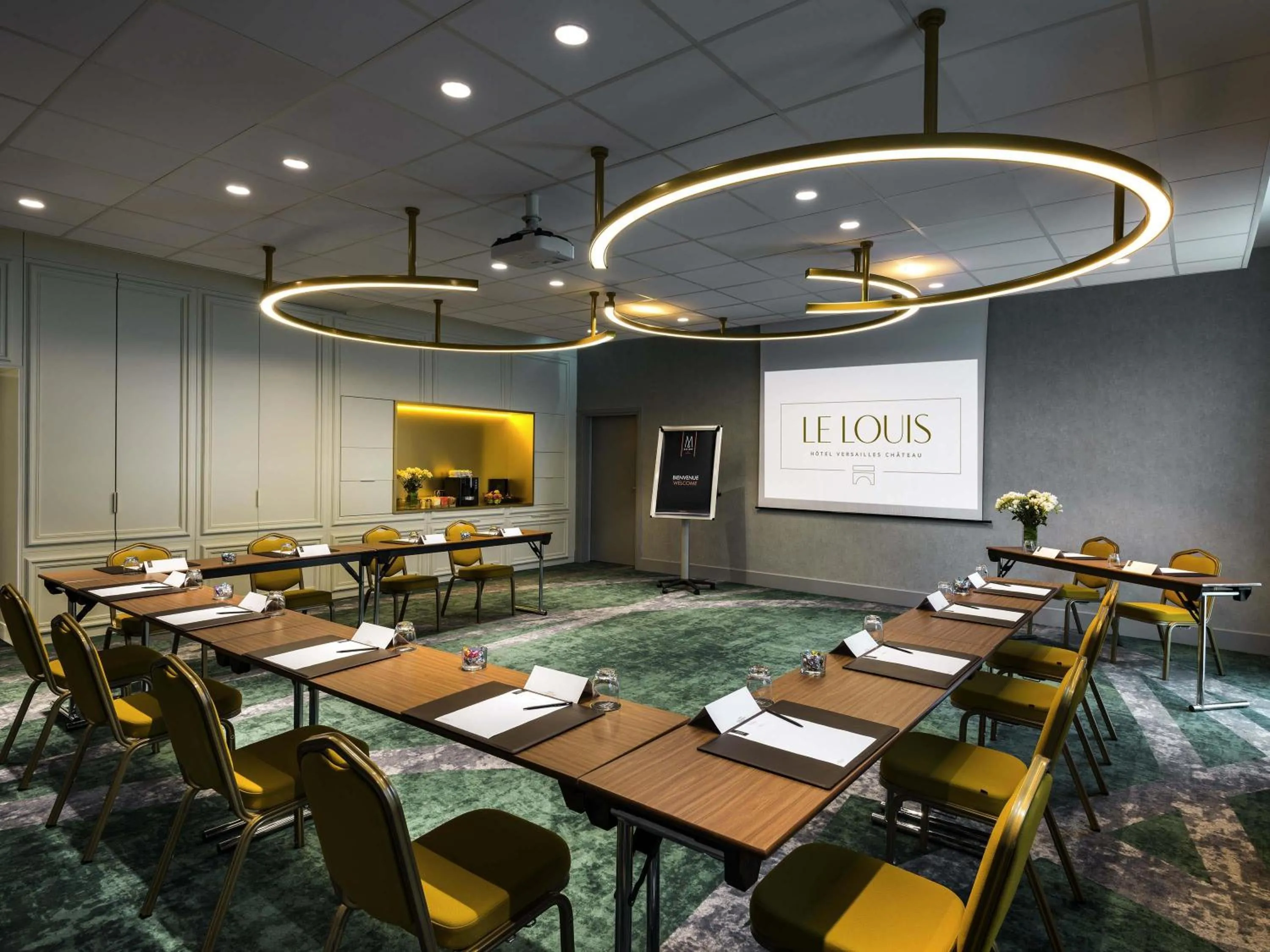 Meeting/conference room in Le Louis Hotel Versailles Château - MGallery Collection
