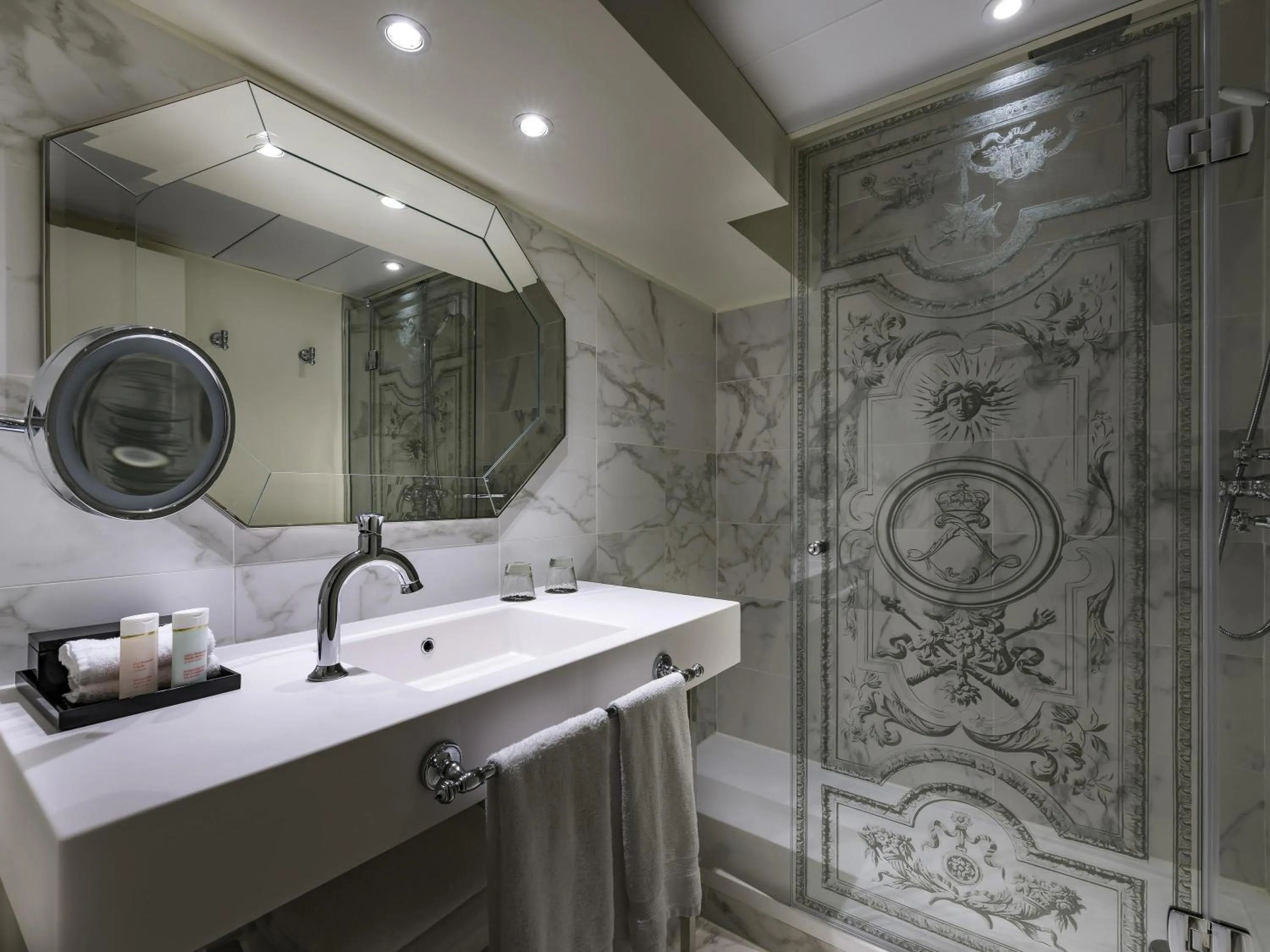 Bedroom in Le Louis Hotel Versailles Château - MGallery Collection