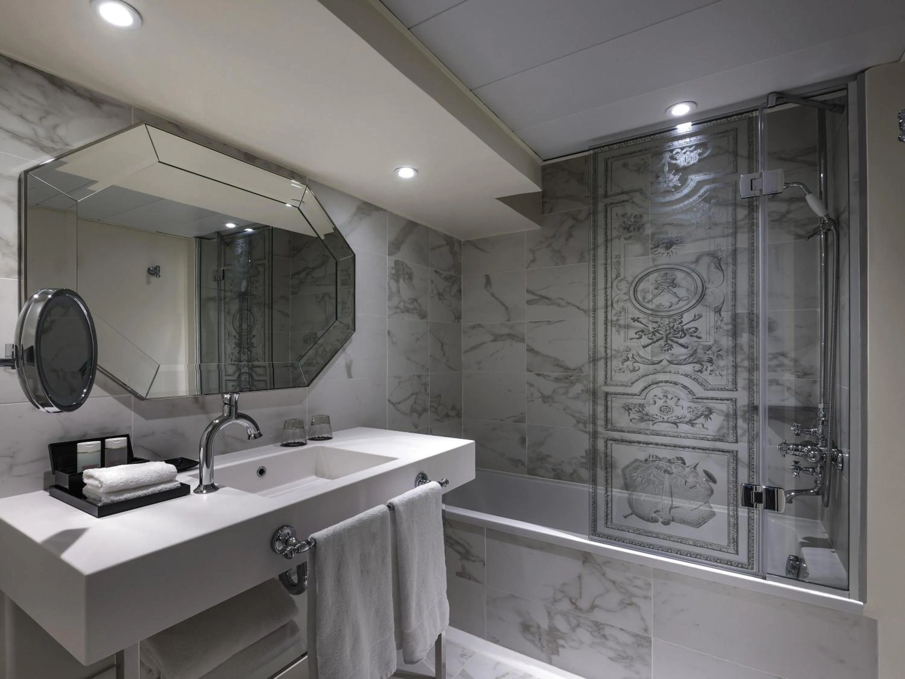 Bedroom in Le Louis Hotel Versailles Château - MGallery Collection