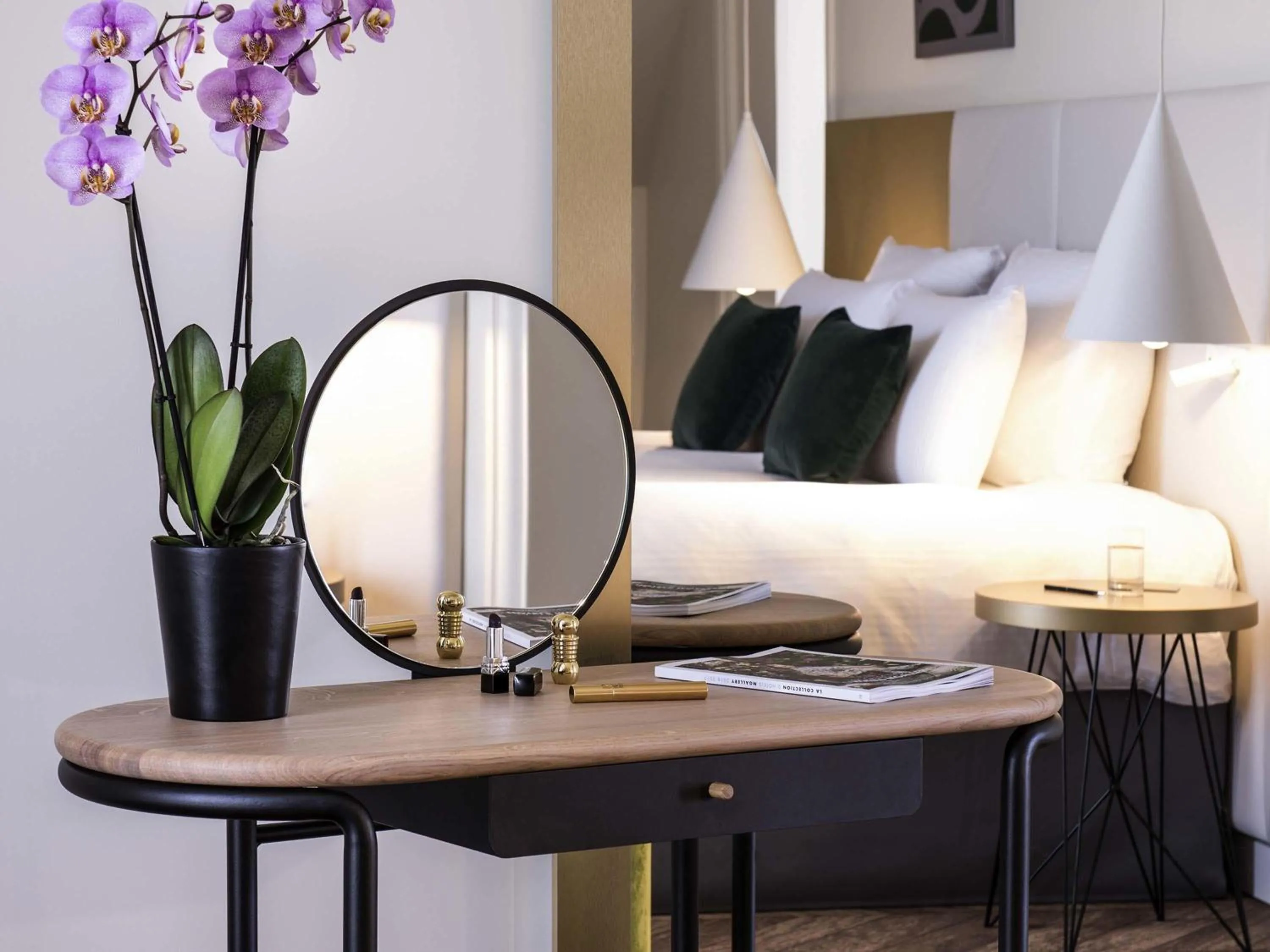 Bedroom, Bed in Le Louis Hotel Versailles Château - MGallery Collection