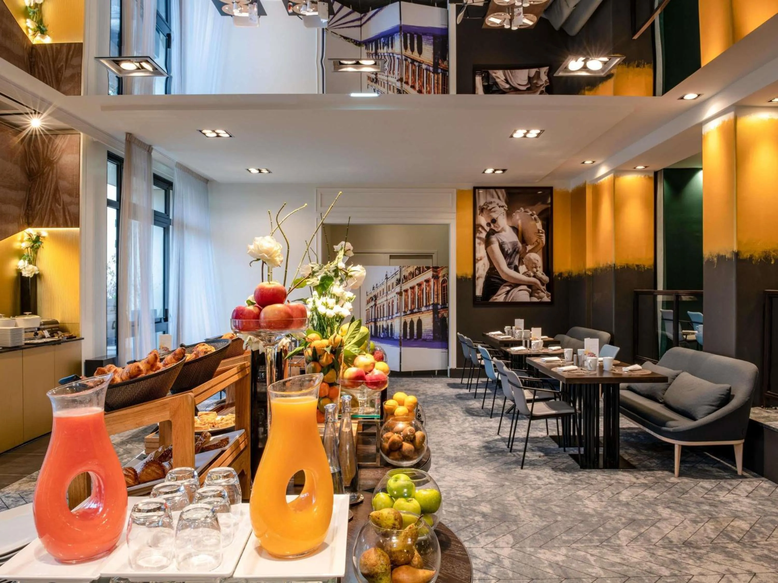 Breakfast in Le Louis Hotel Versailles Château - MGallery Collection